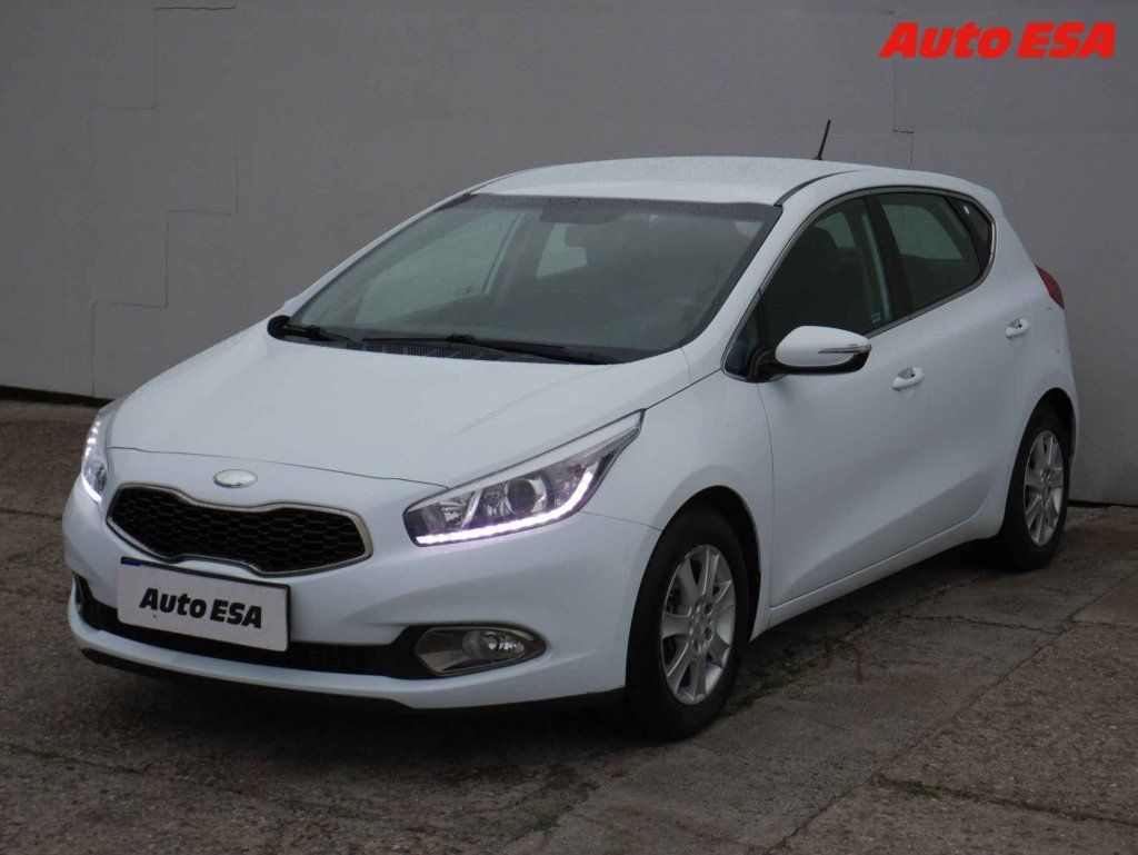 Kia Cee´d, 1.4i - fotka 3