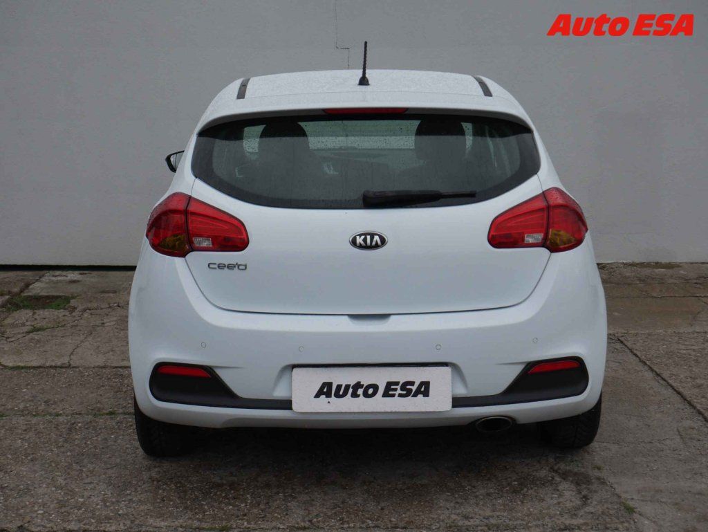 Kia Cee´d, 1.4i - fotka 5