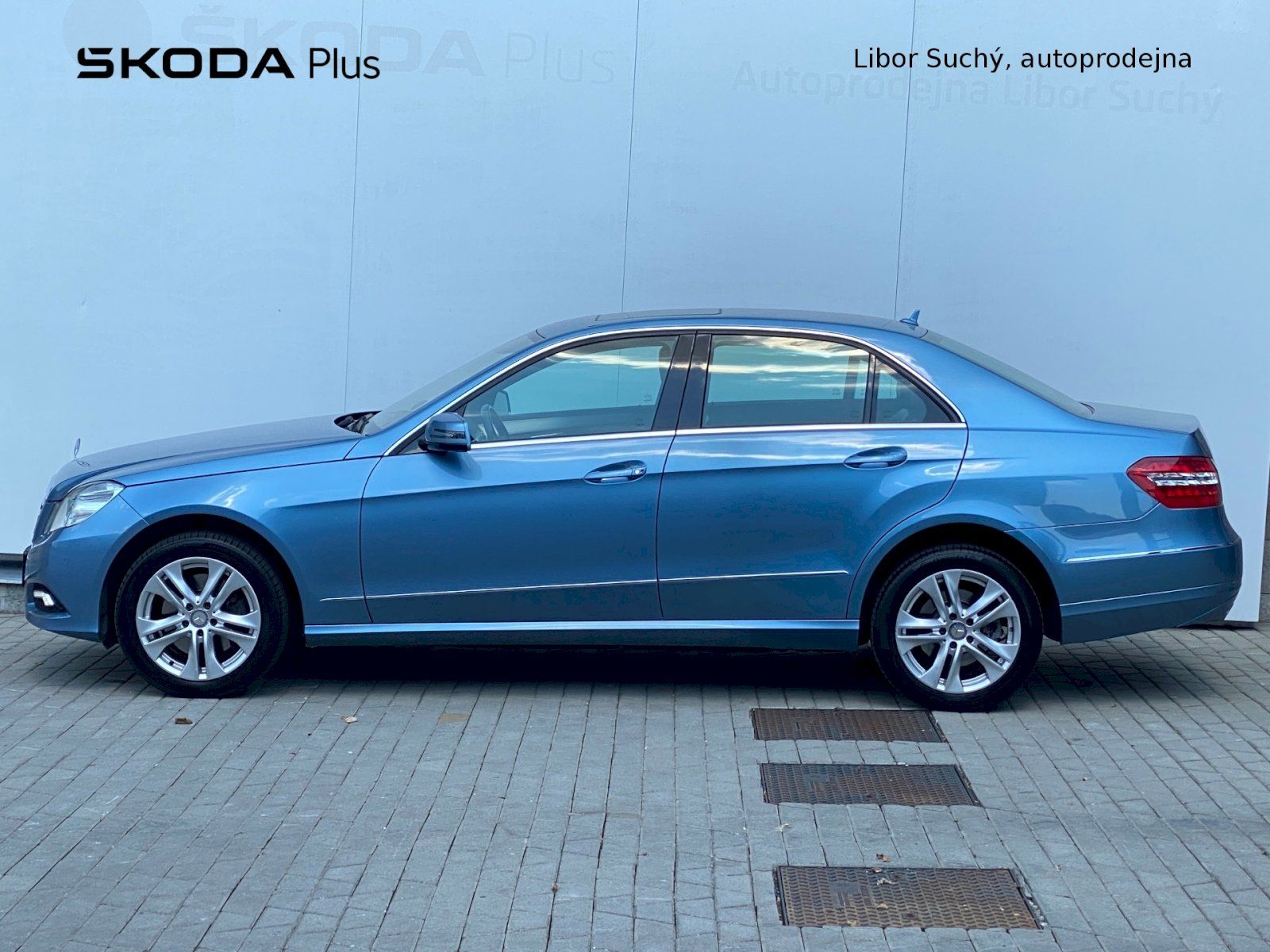 Mercedes-Benz Třídy E, 4MATIC V6 3.5 200 kW - fotka 3