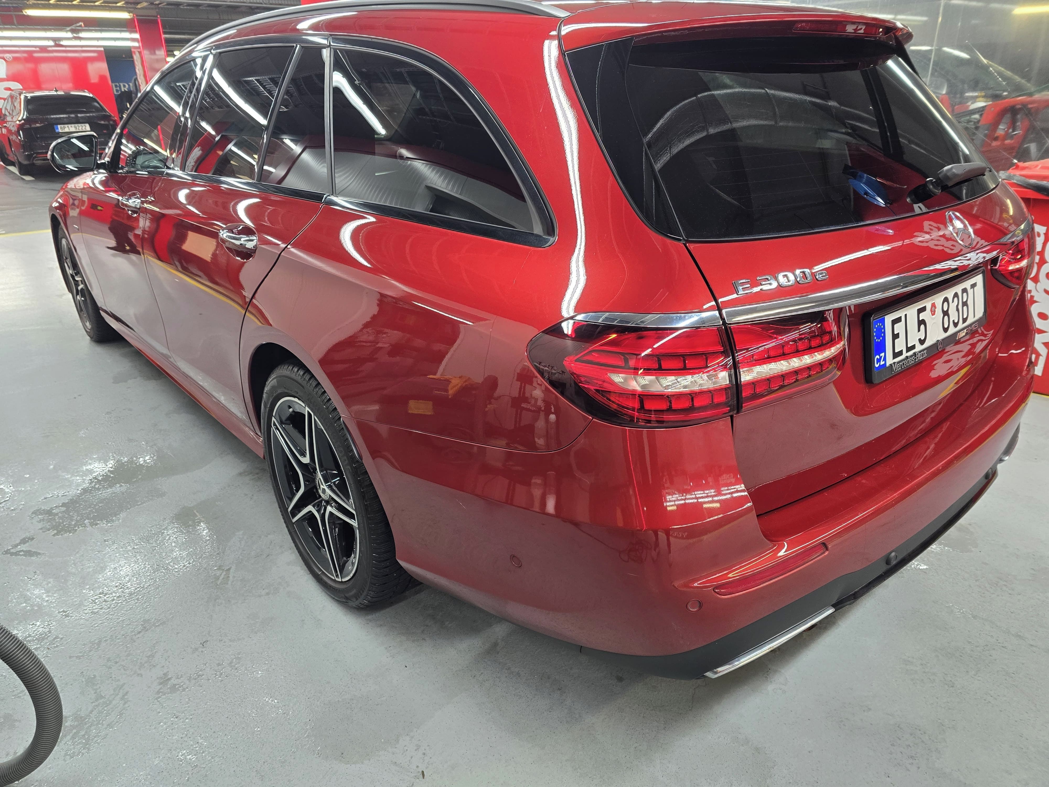Mercedes-Benz Třídy E, E300, Hybrid, 2xAMG, Multibeam - fotka 5