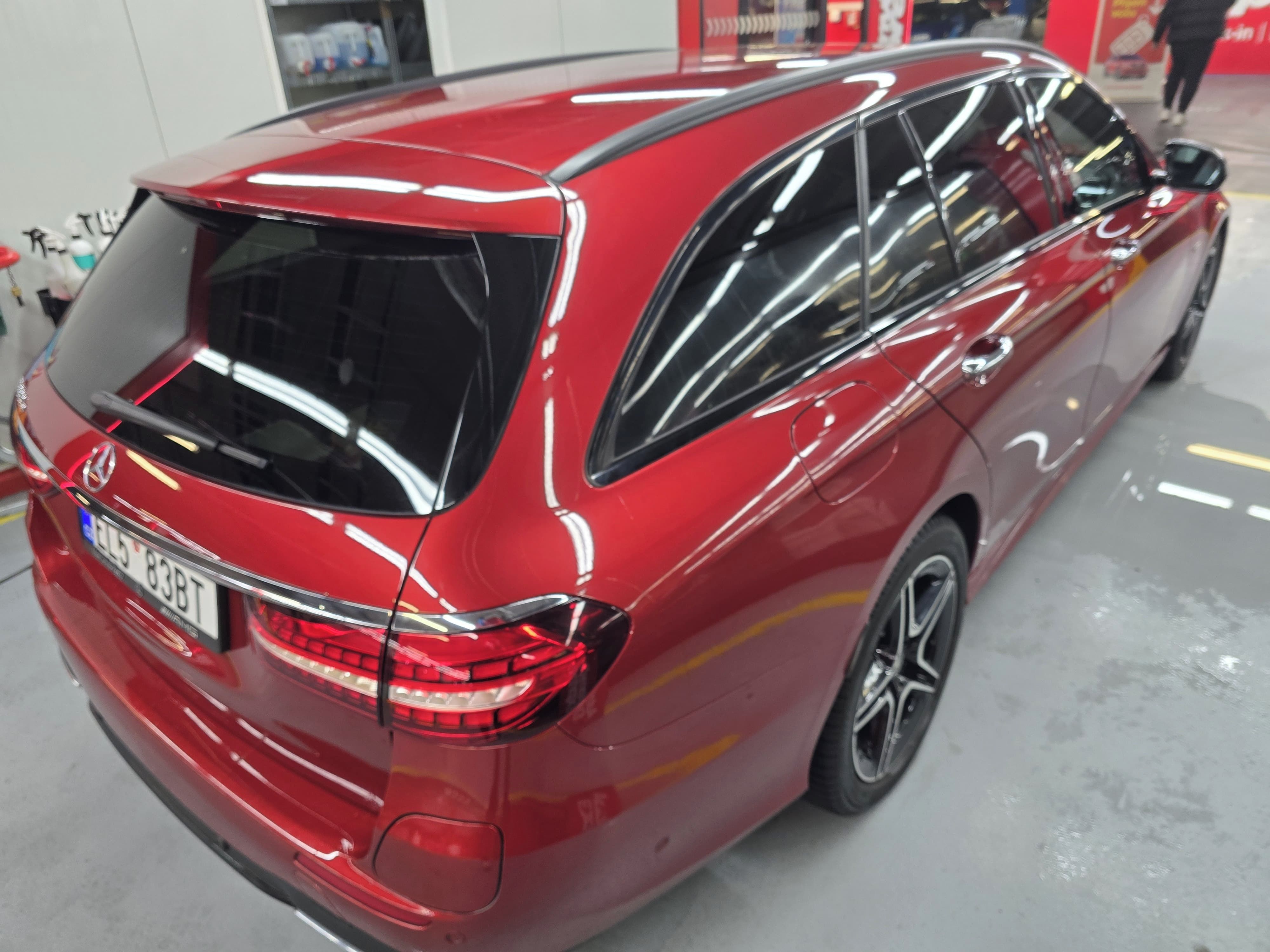 Mercedes-Benz Třídy E, E300, Hybrid, 2xAMG, Multibeam - fotka 4