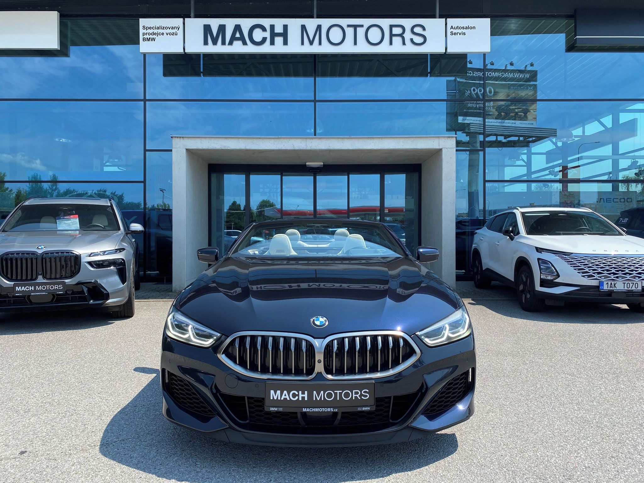 BMW Řada 8, M850i xDrive Cabrio MAX výbava - fotka 3