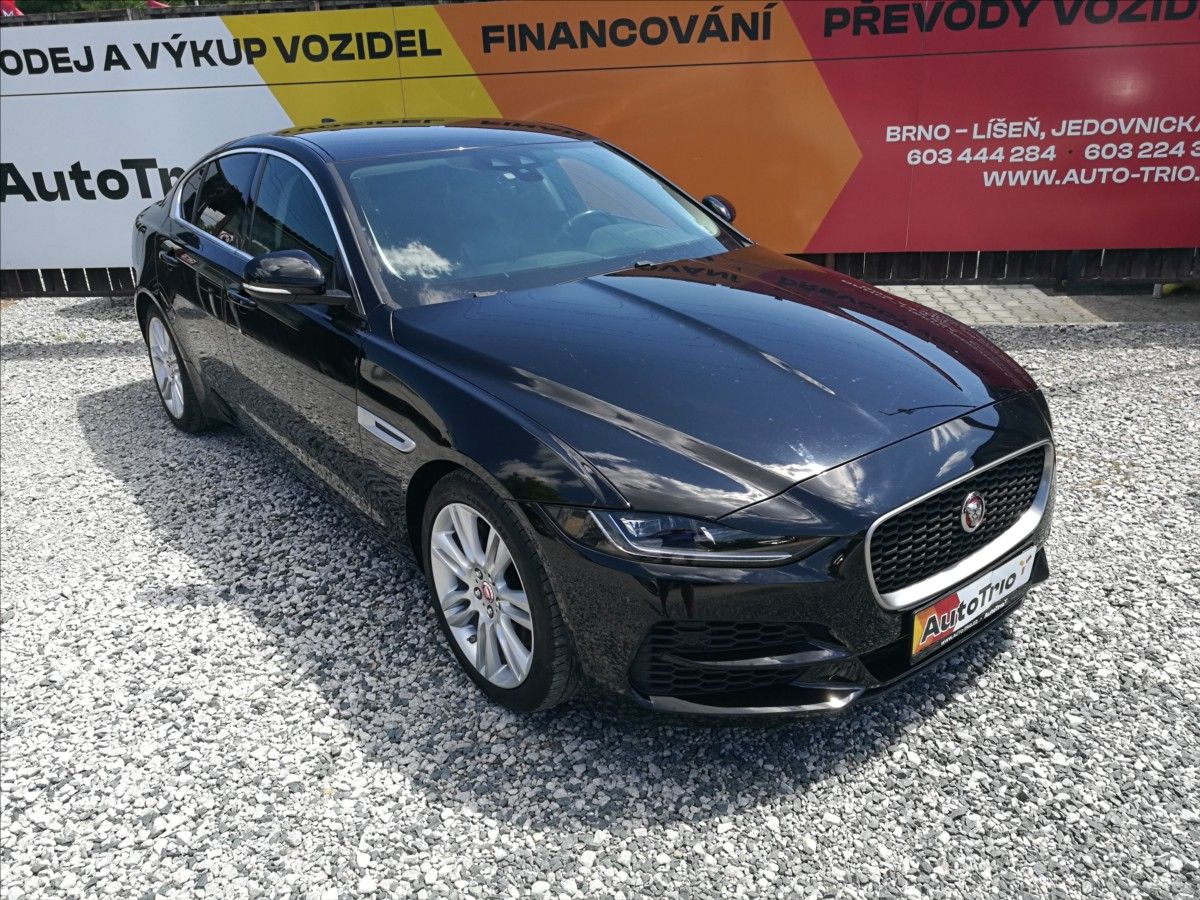 Jaguar XE, 2,0 T 52000 km - fotka 2