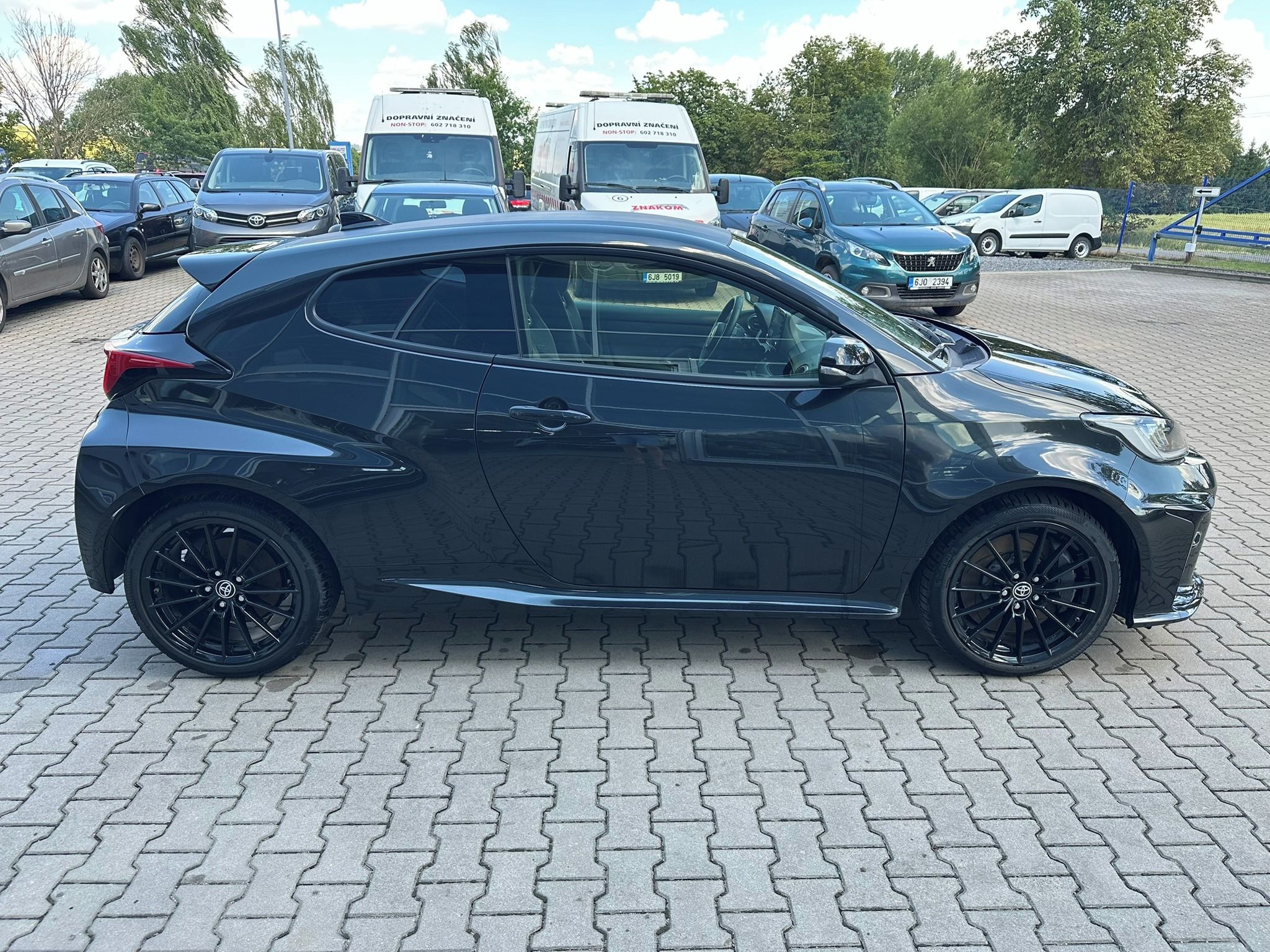 Toyota GR Yaris, 1,6i 192kW 4x4  ZÁRUKA!!! - fotka 6