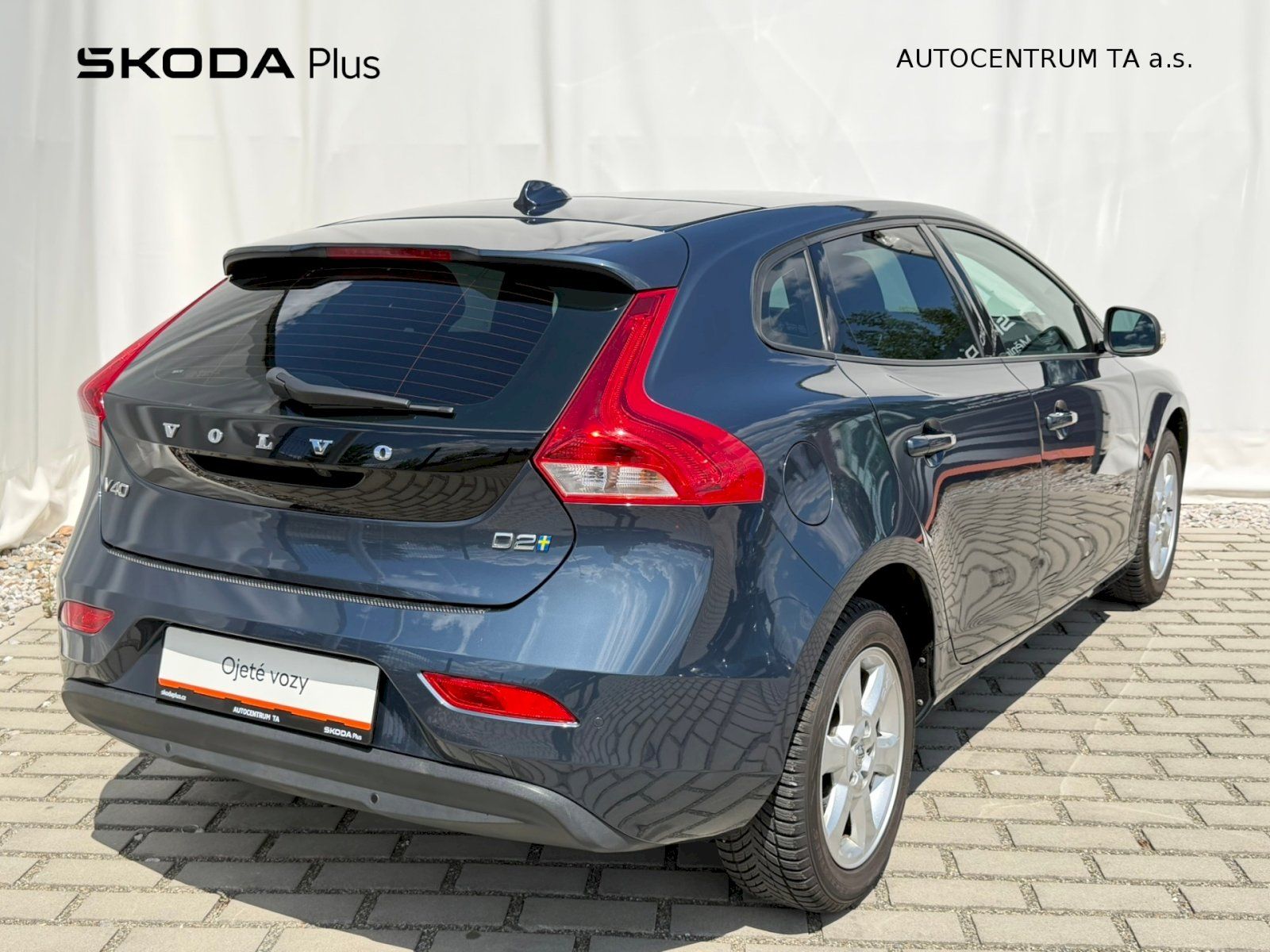 Volvo V40, V40 2.0D 88kW 6MP Momentum - fotka 2