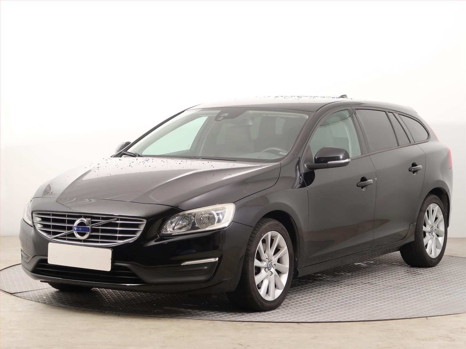 Volvo V60, D3 2.0, Automat - fotka 2