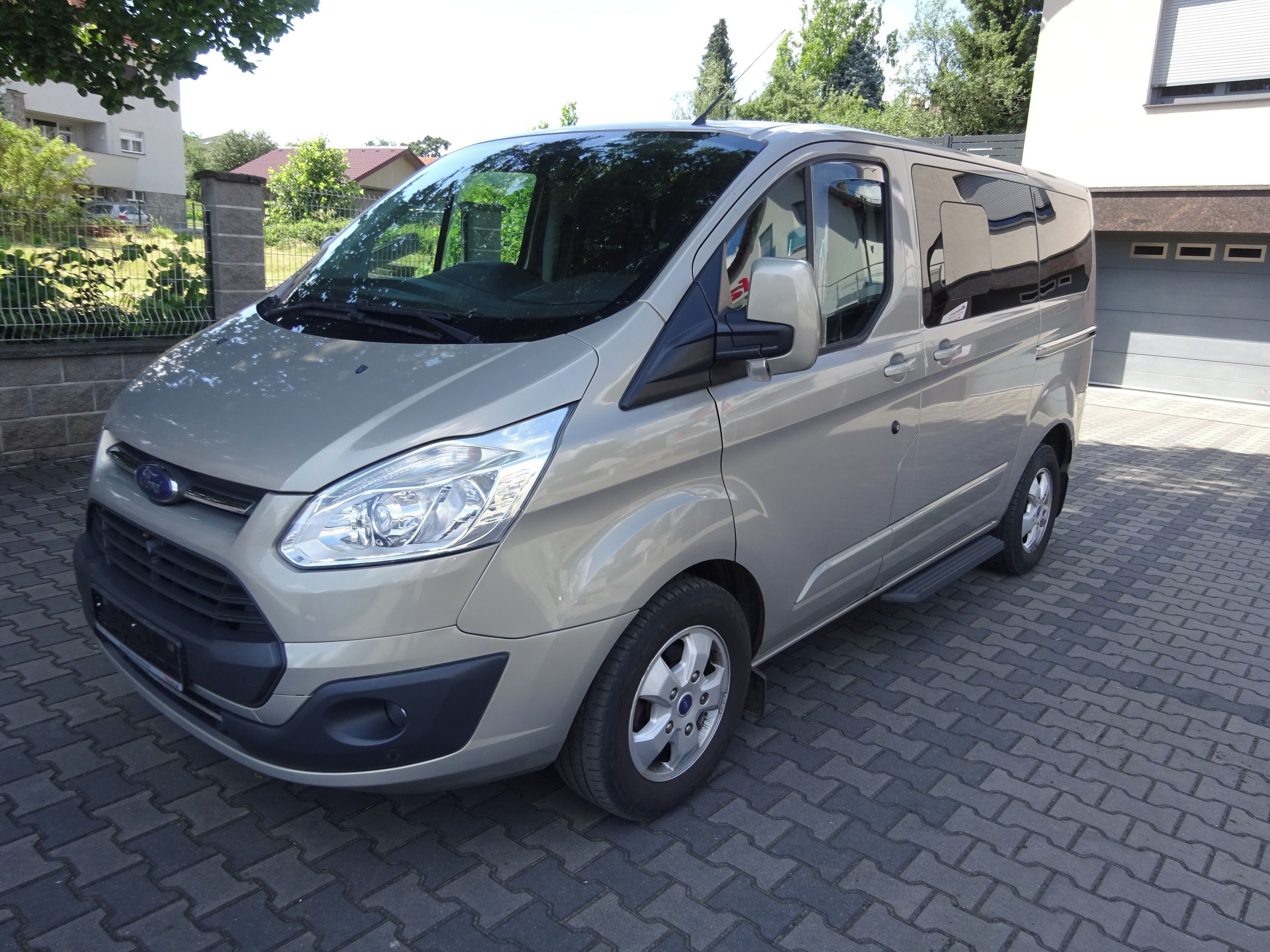 Ford Tourneo Custom, 2.0TDCi 96kW.Sv.kni.2x z.dveře - fotka 3