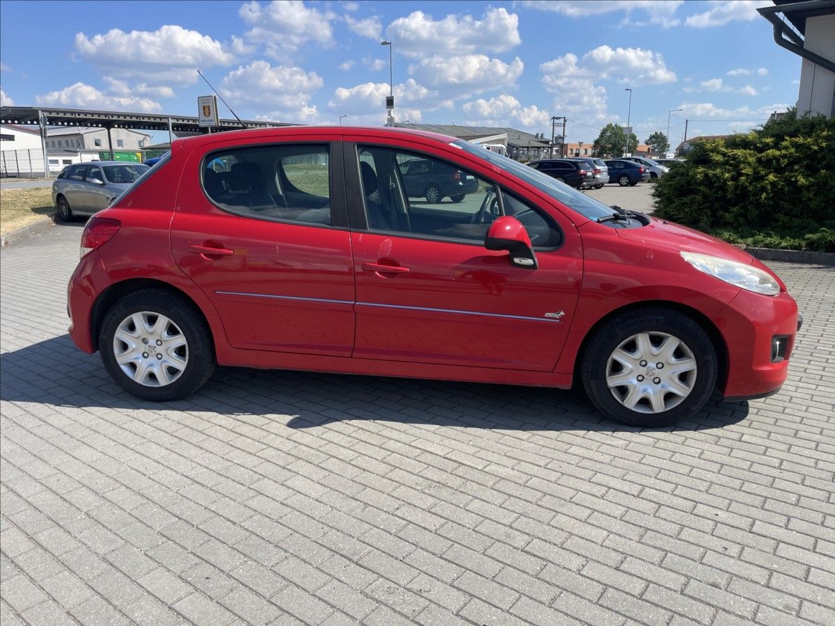 Peugeot 207, 1,4 i 54kw Klima ESP - fotka 5