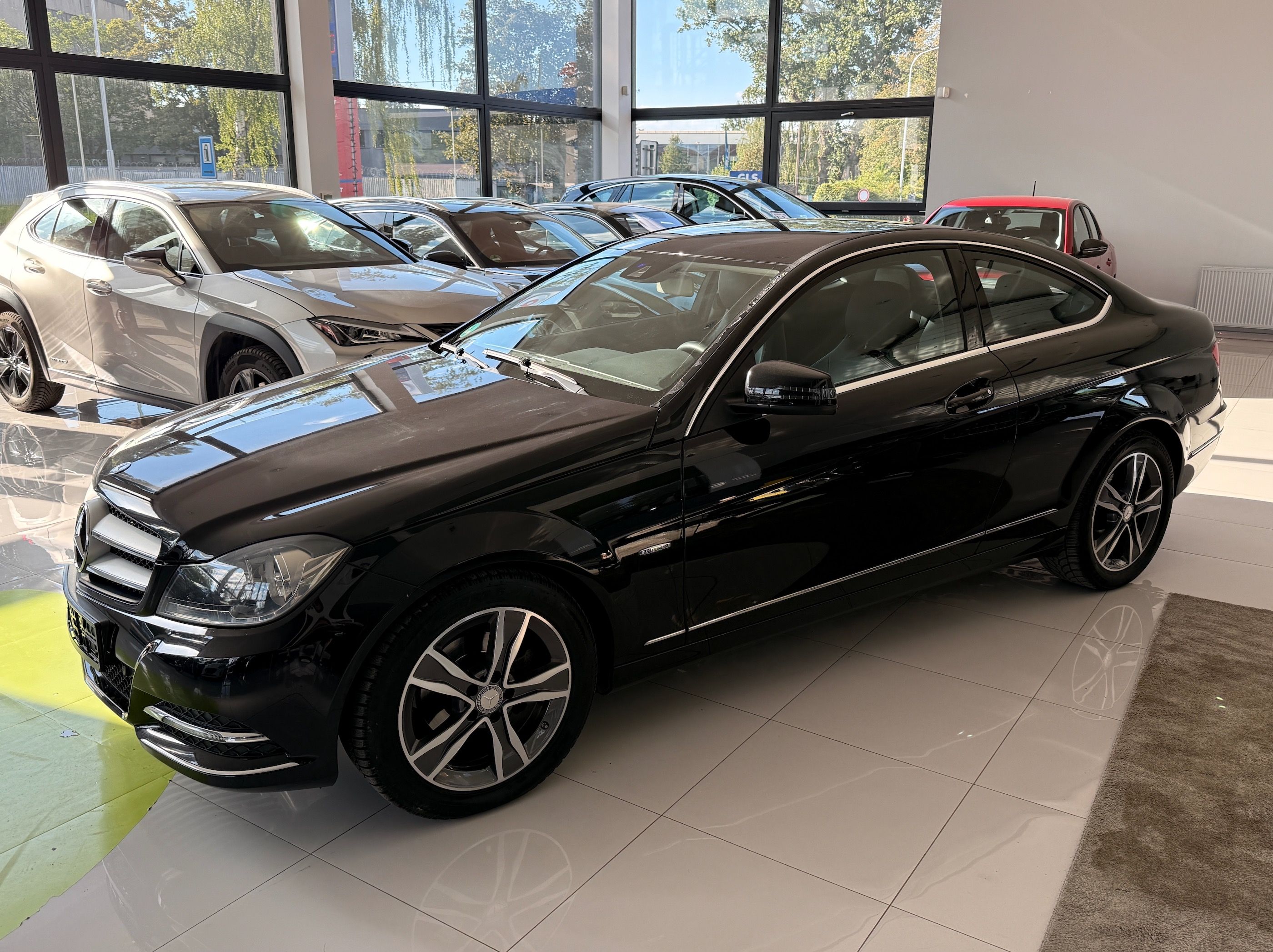 Mercedes-Benz Třídy C, 1.8 benzin - fotka 4