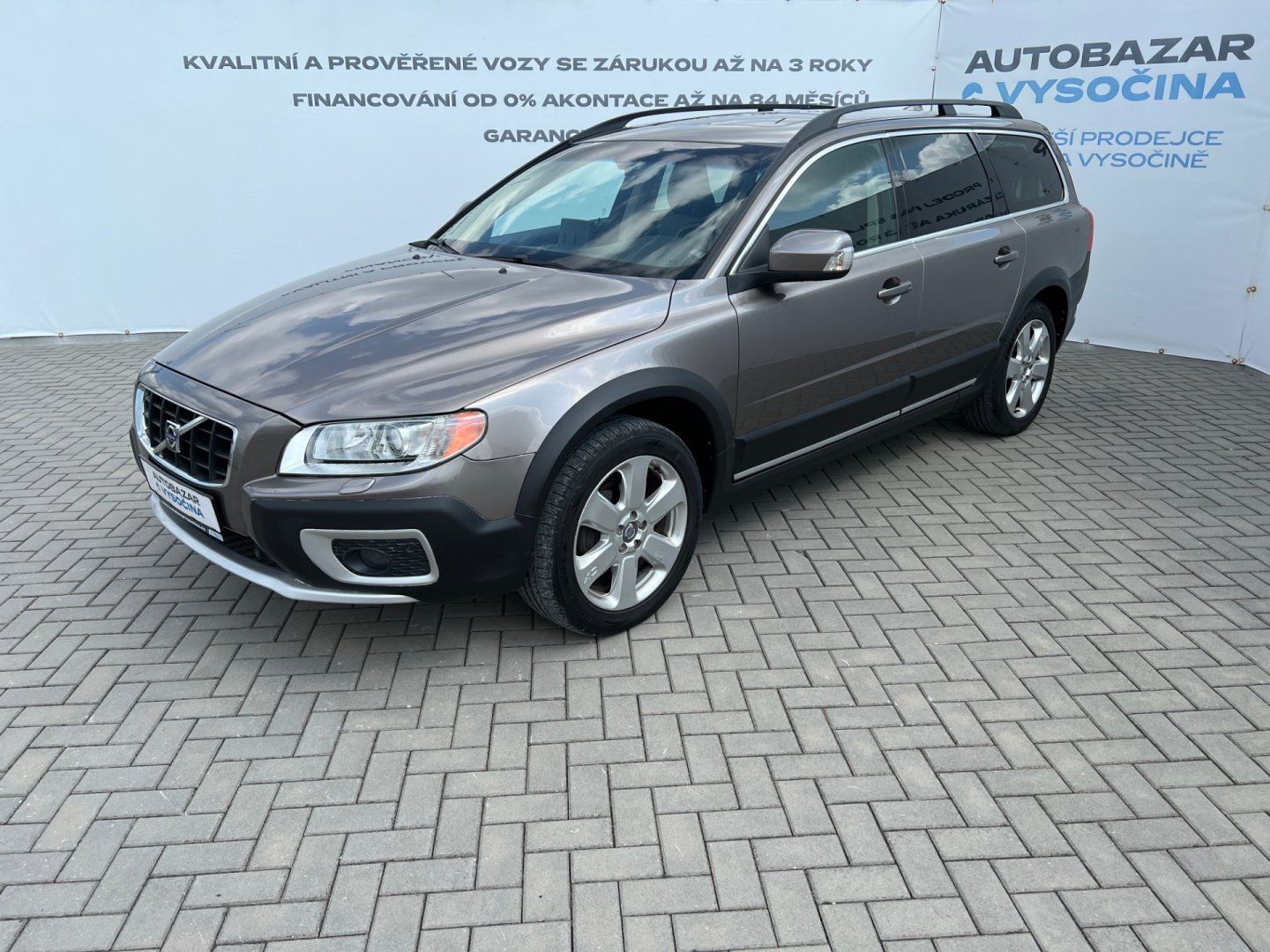 Volvo XC70, 2.4 D5 154kW! AWD! SUMMUM!