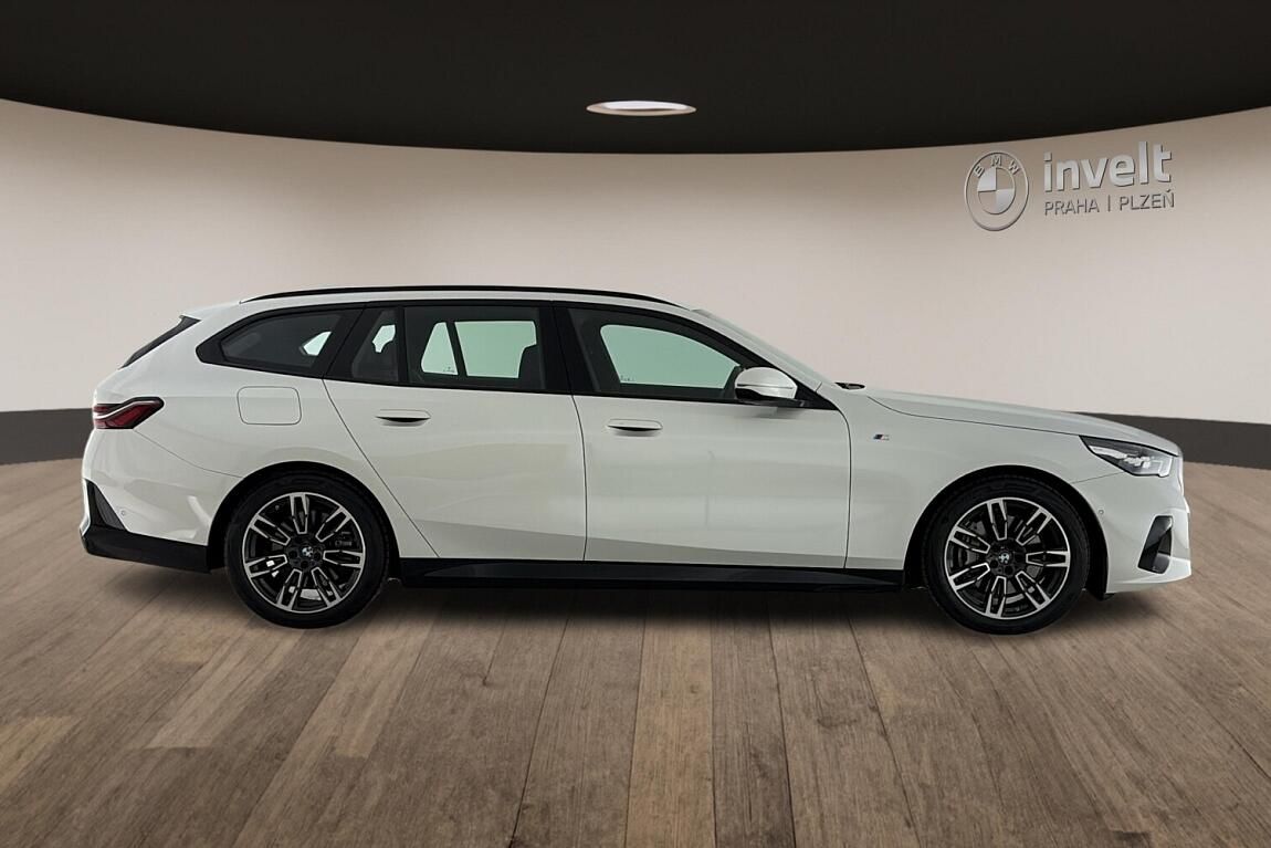 BMW Řada 5, 540d xDrive Touring - fotka 2