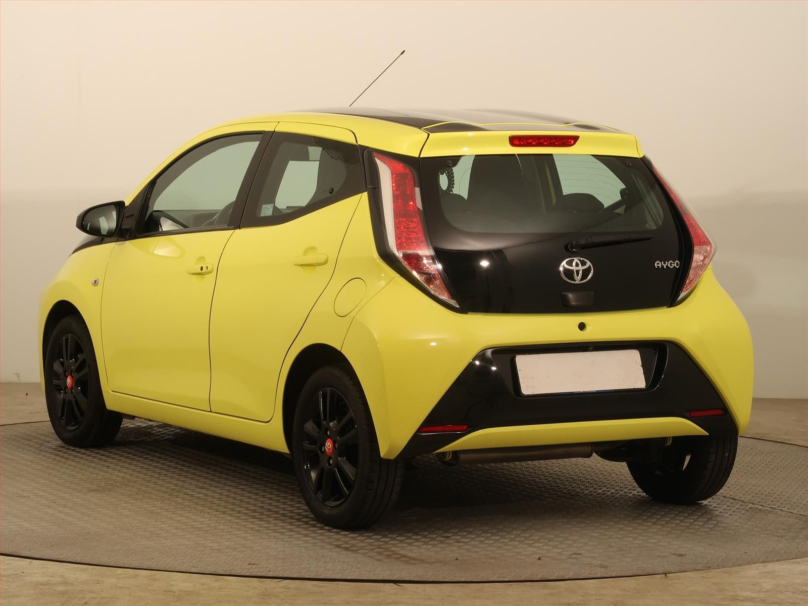 Toyota Aygo, 1.0 VVT-i, x-cite, ČR,1.maj - fotka 4