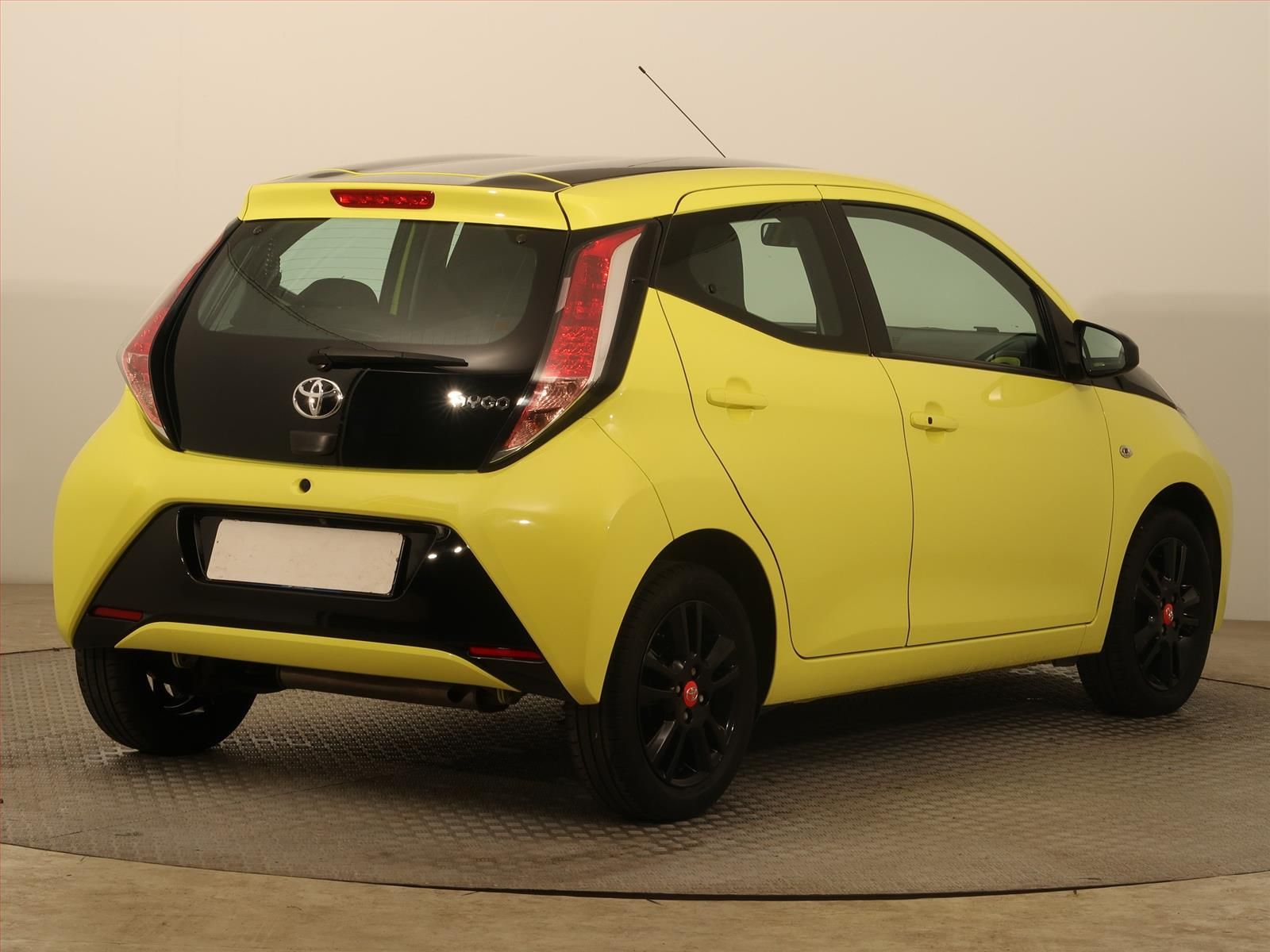 Toyota Aygo, 1.0 VVT-i, x-cite, ČR,1.maj - fotka 5