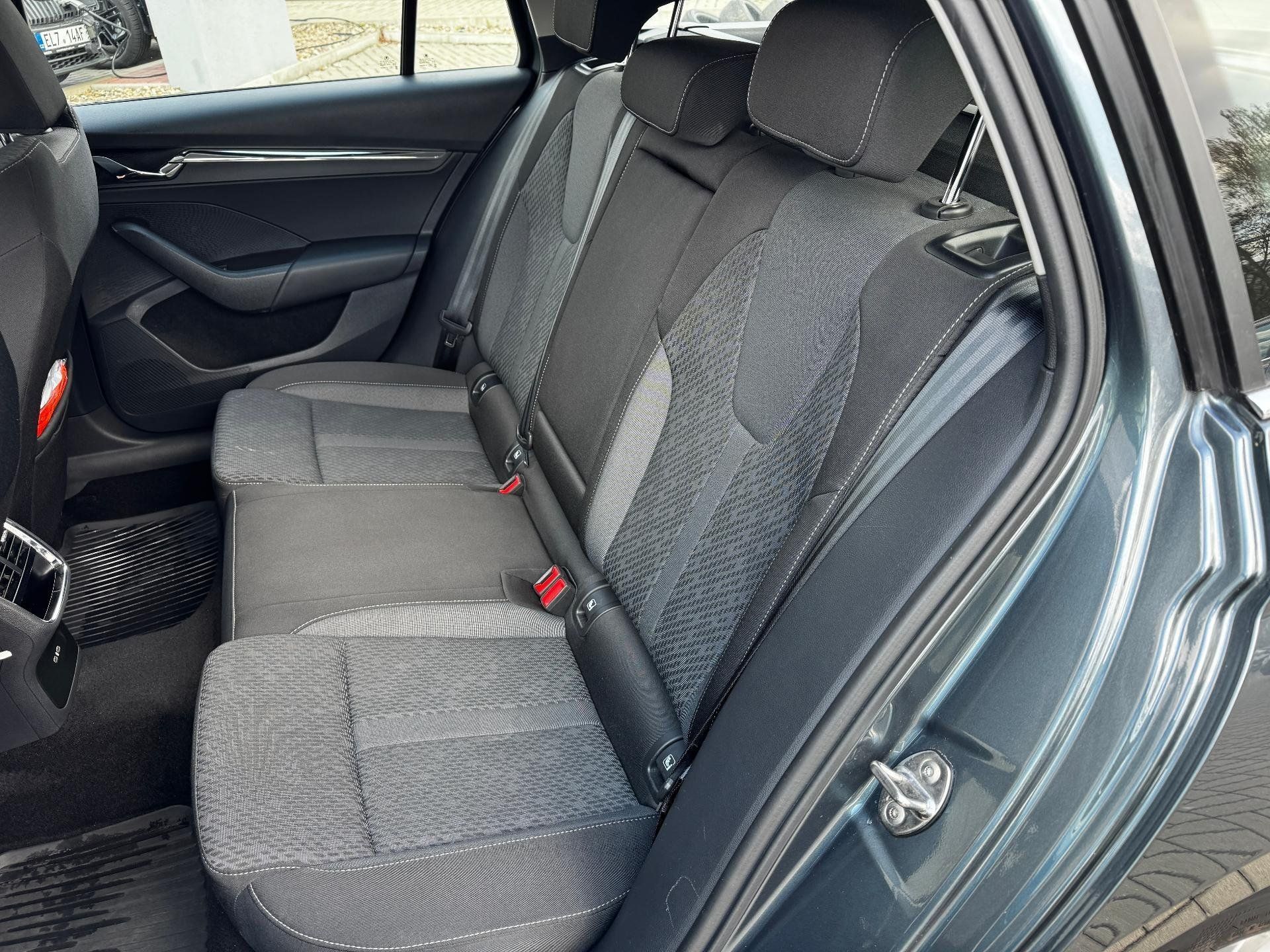 Škoda Octavia, Octavia 1.4 TSI iV 150 kW DSG - fotka 6