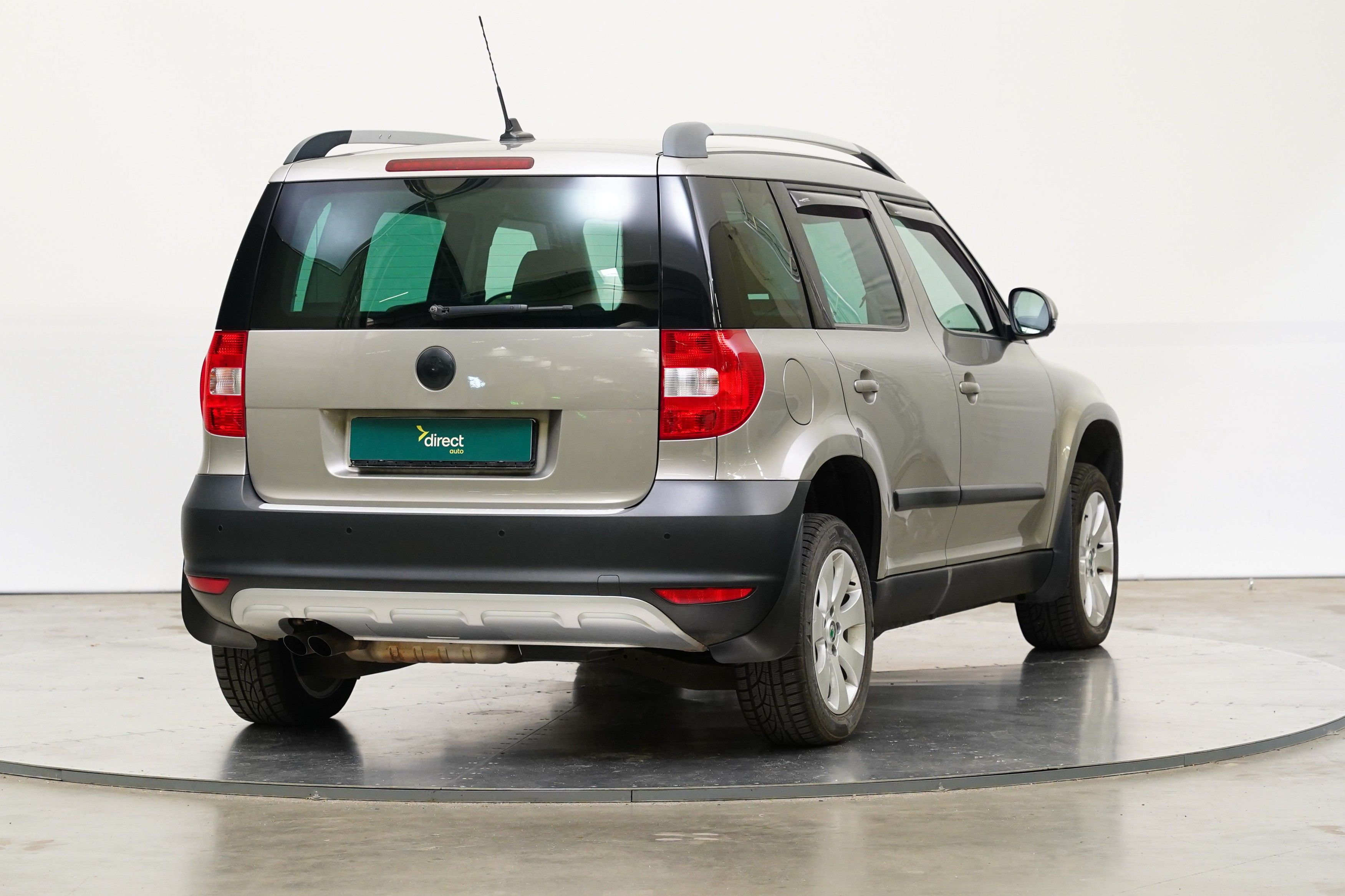 Škoda Yeti, 2.0 TDI 103kW DSG 4x4 Elegance - fotka 2