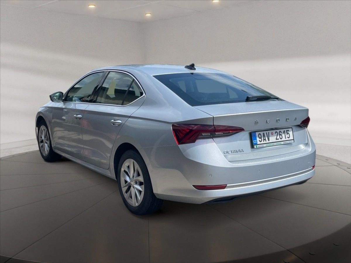 Škoda Octavia, 2,0 TDI 85 Style AT 5d - fotka 4