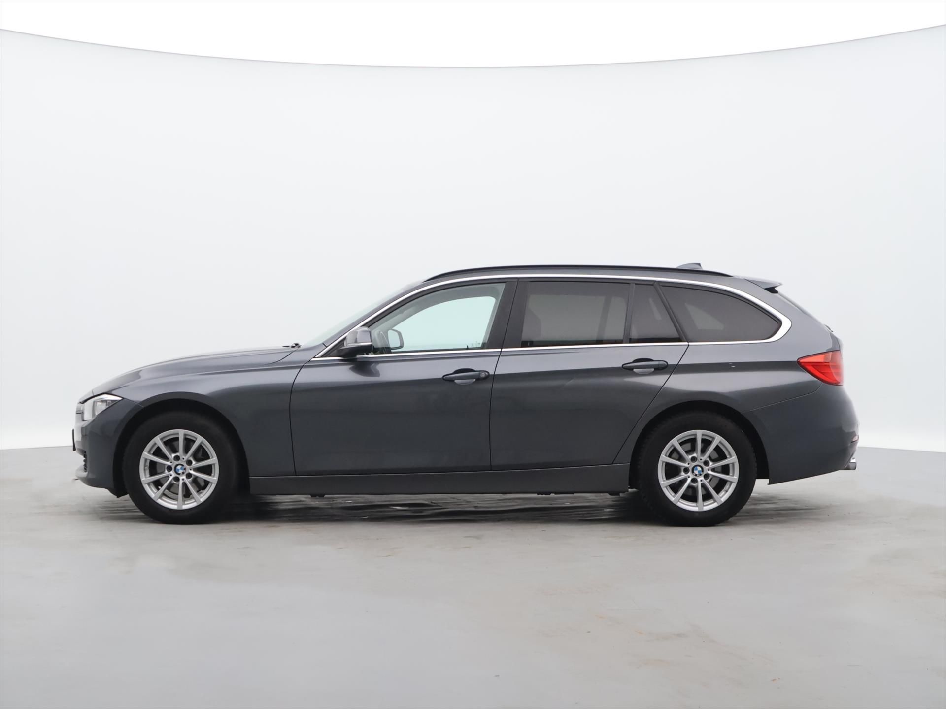 BMW Řada 3, 2,0 320 XDrive 135kW Aut. - fotka 4