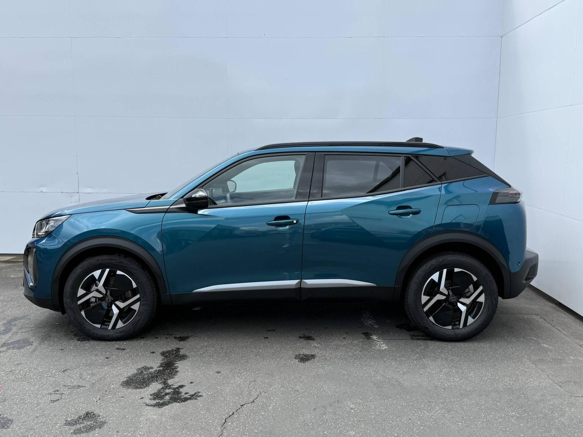 Peugeot 2008, ALLURE Hybrid  1,2 145 e-DCS6 - fotka 3