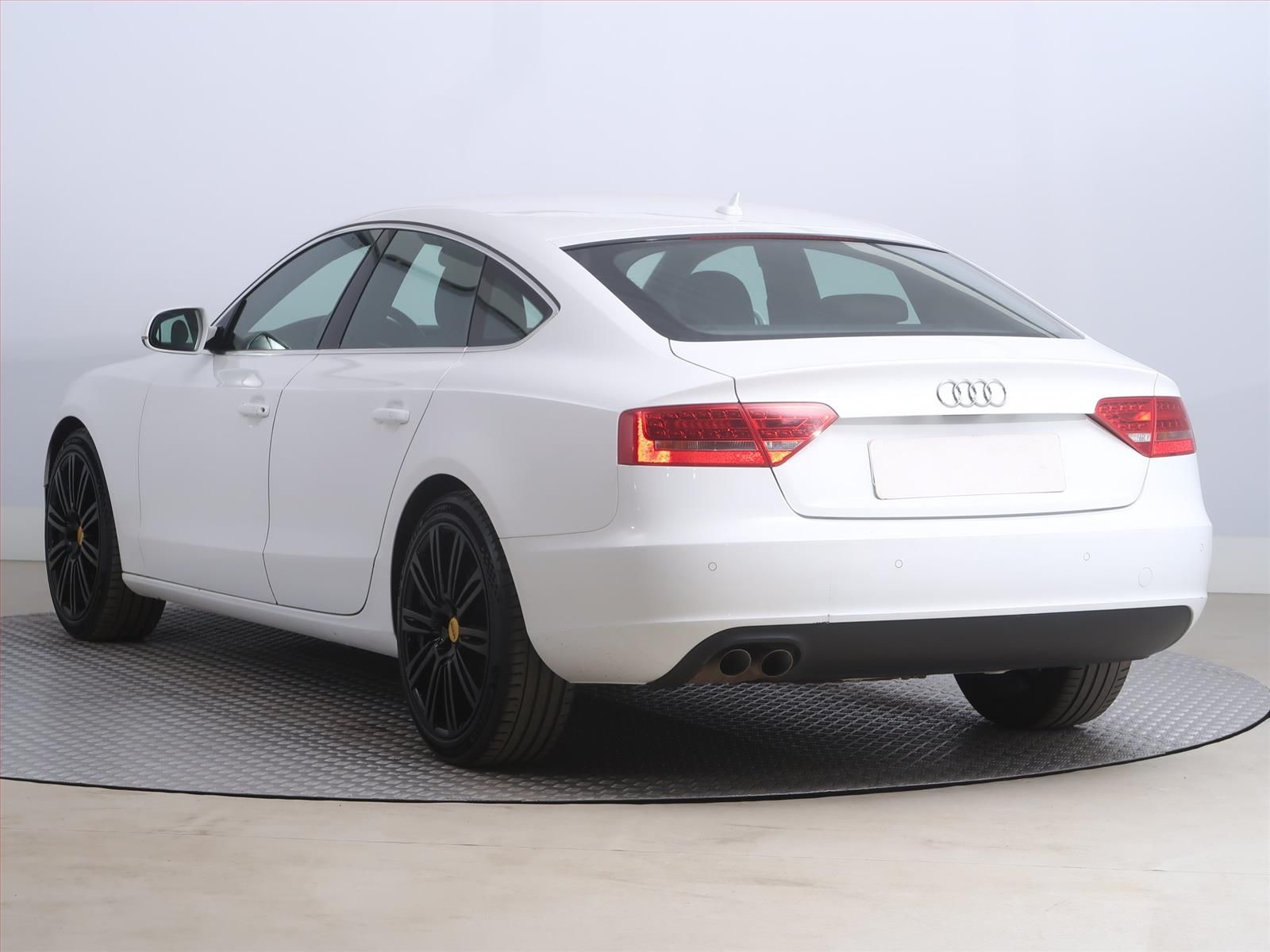 Audi A5, 2.0 TDI, Xenony - fotka 4