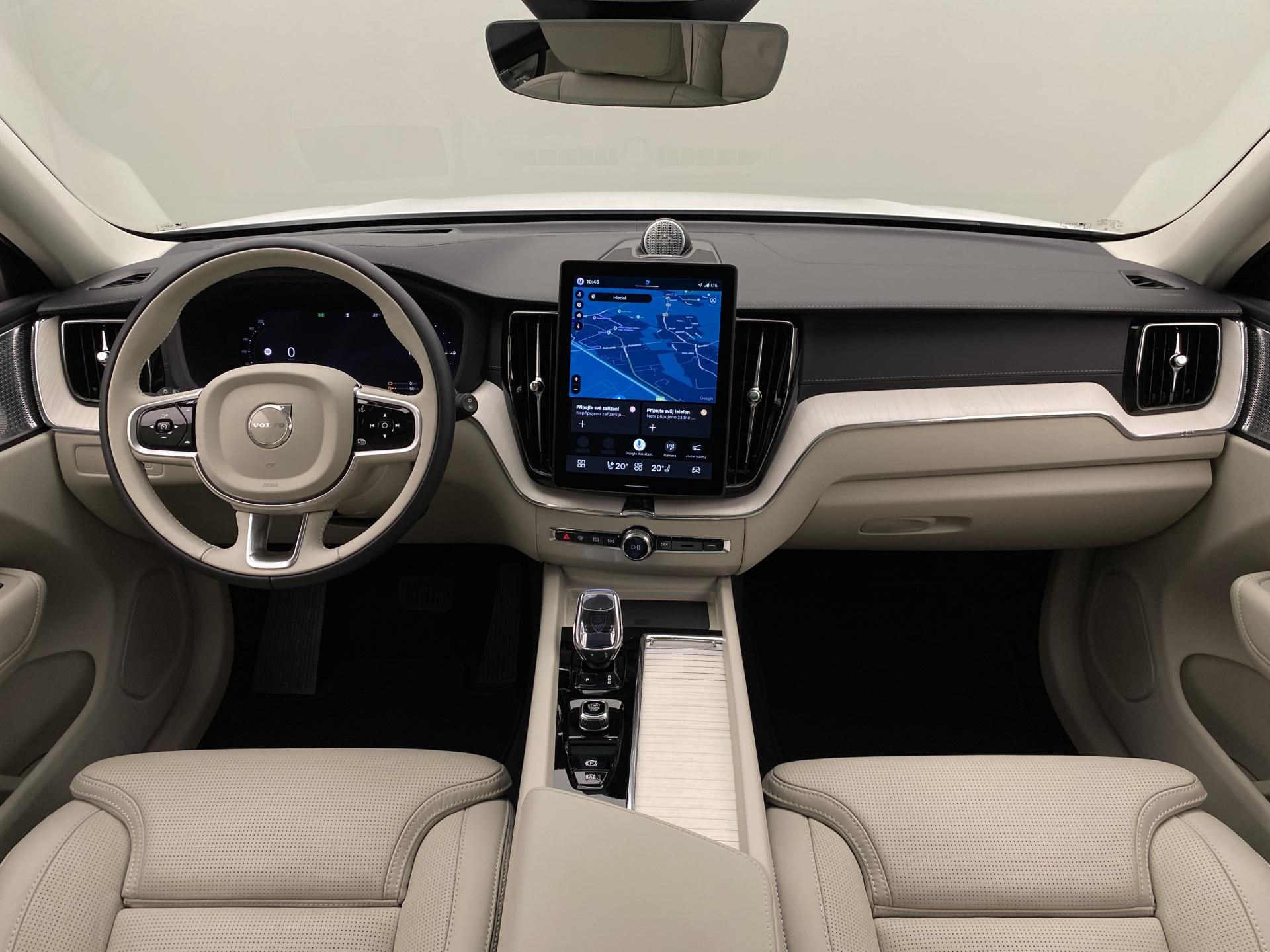 Volvo XC60, T8 AWD RECHARGE DARK ULTRA CZ - fotka 2