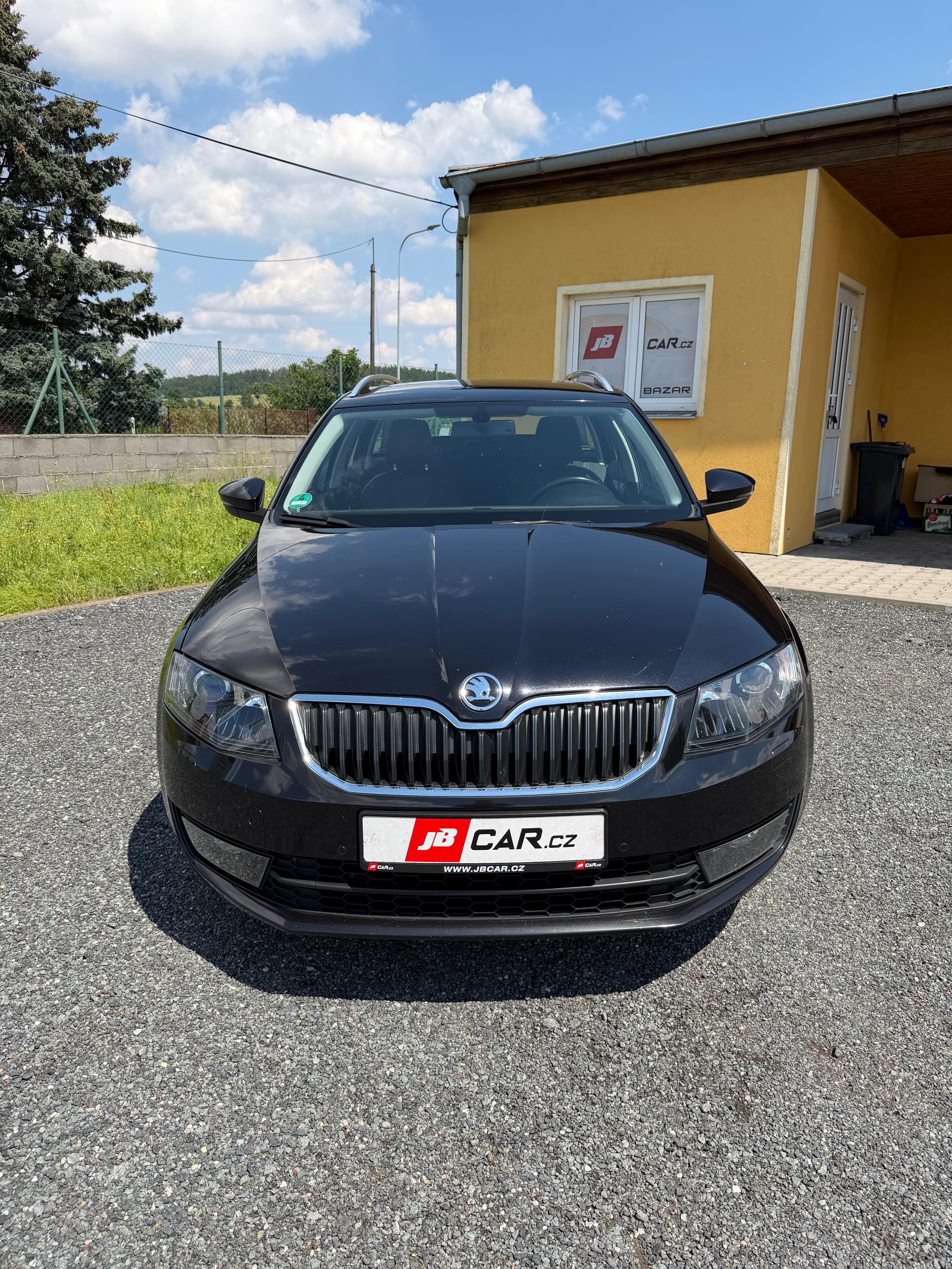 Škoda Octavia, 1.4 TSI 110 kW XEN NAVI 1.MAJ - fotka 3