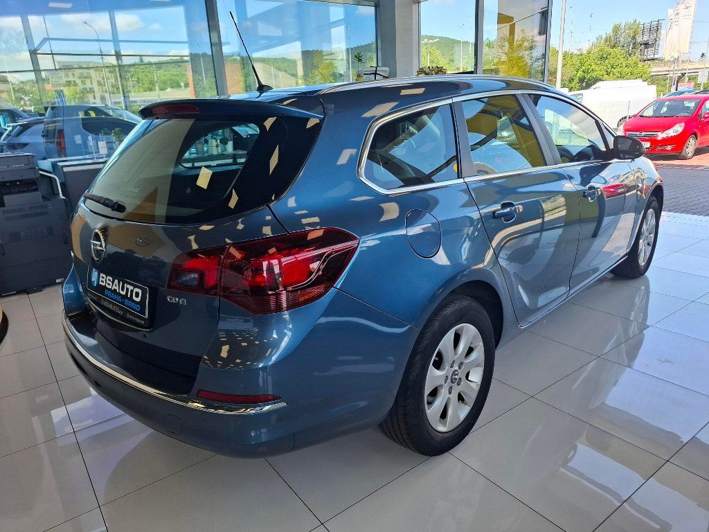Opel Astra, 1.6 CDTI 81KW 2015 - fotka 3