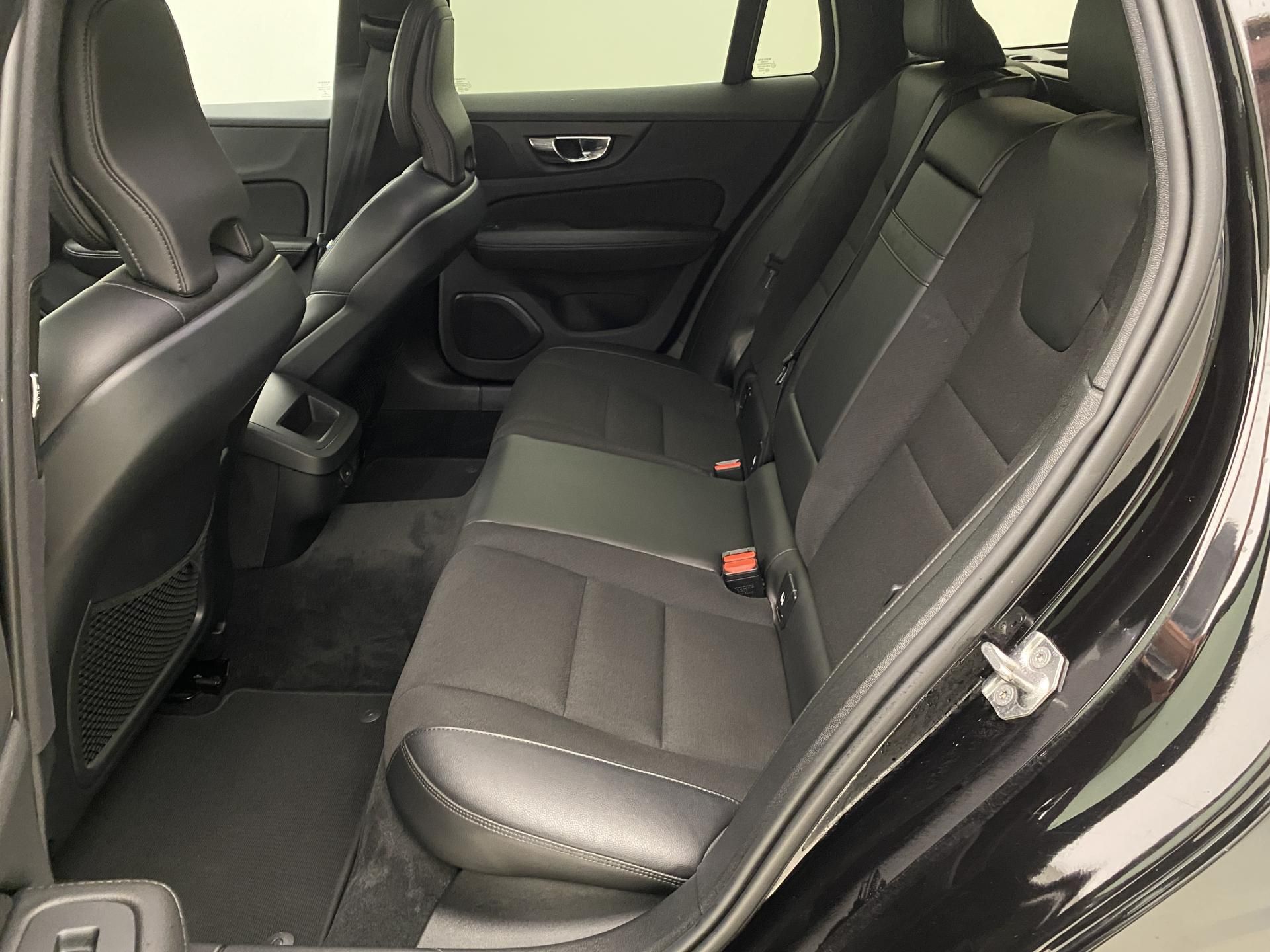 Volvo V60, D3 MOMENTUM AUT - fotka 5