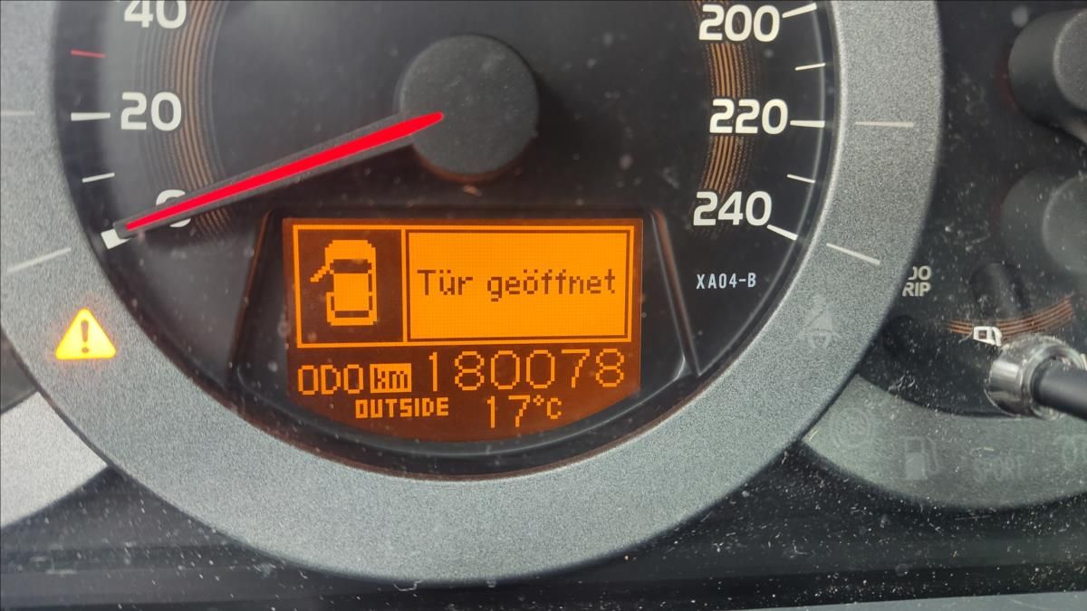 Toyota Rav4, 2,2 D-4D 4x4 SOL PREMIUM - fotka 6