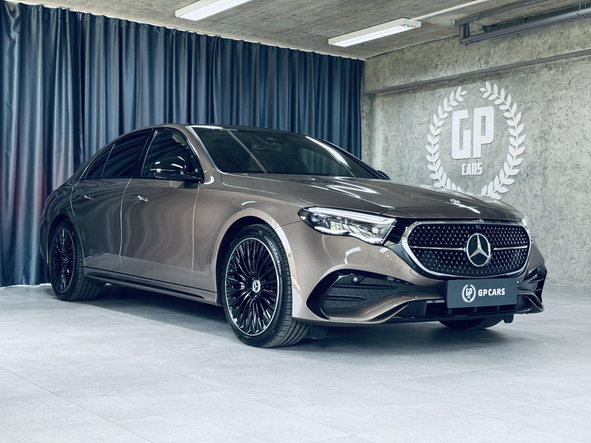 Mercedes-Benz Třídy E, 220d*AMG*4M*AIR*NAT.NAP*PANO