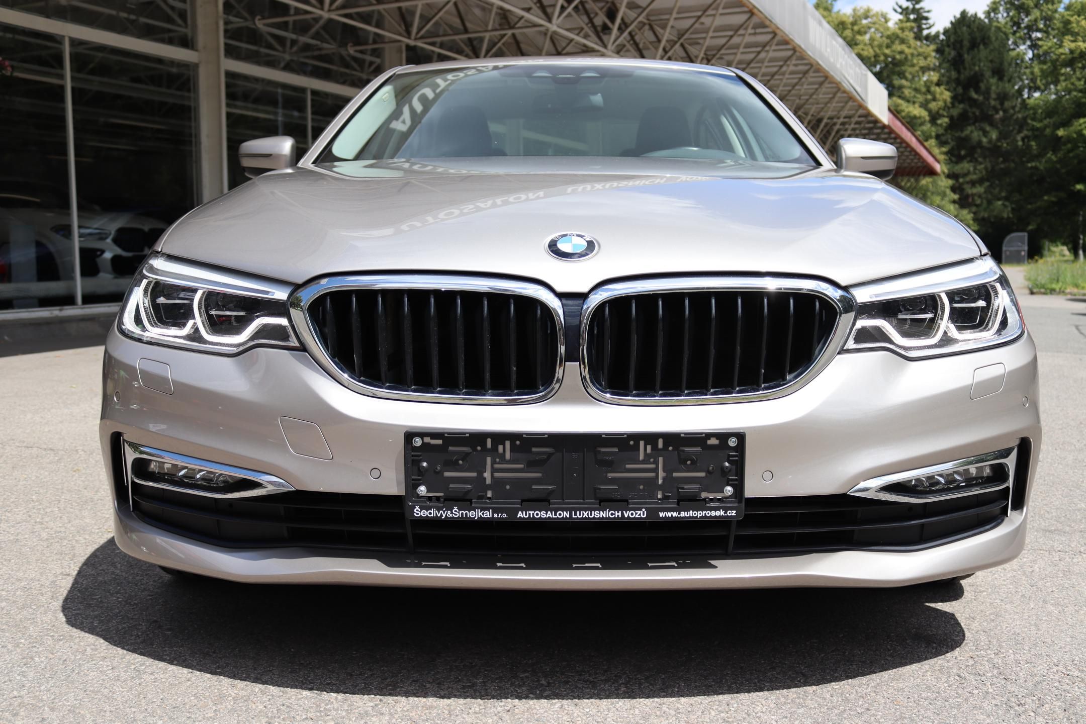 BMW Řada 5, 520D XDRIVE SPORT LINE G30 - fotka 3