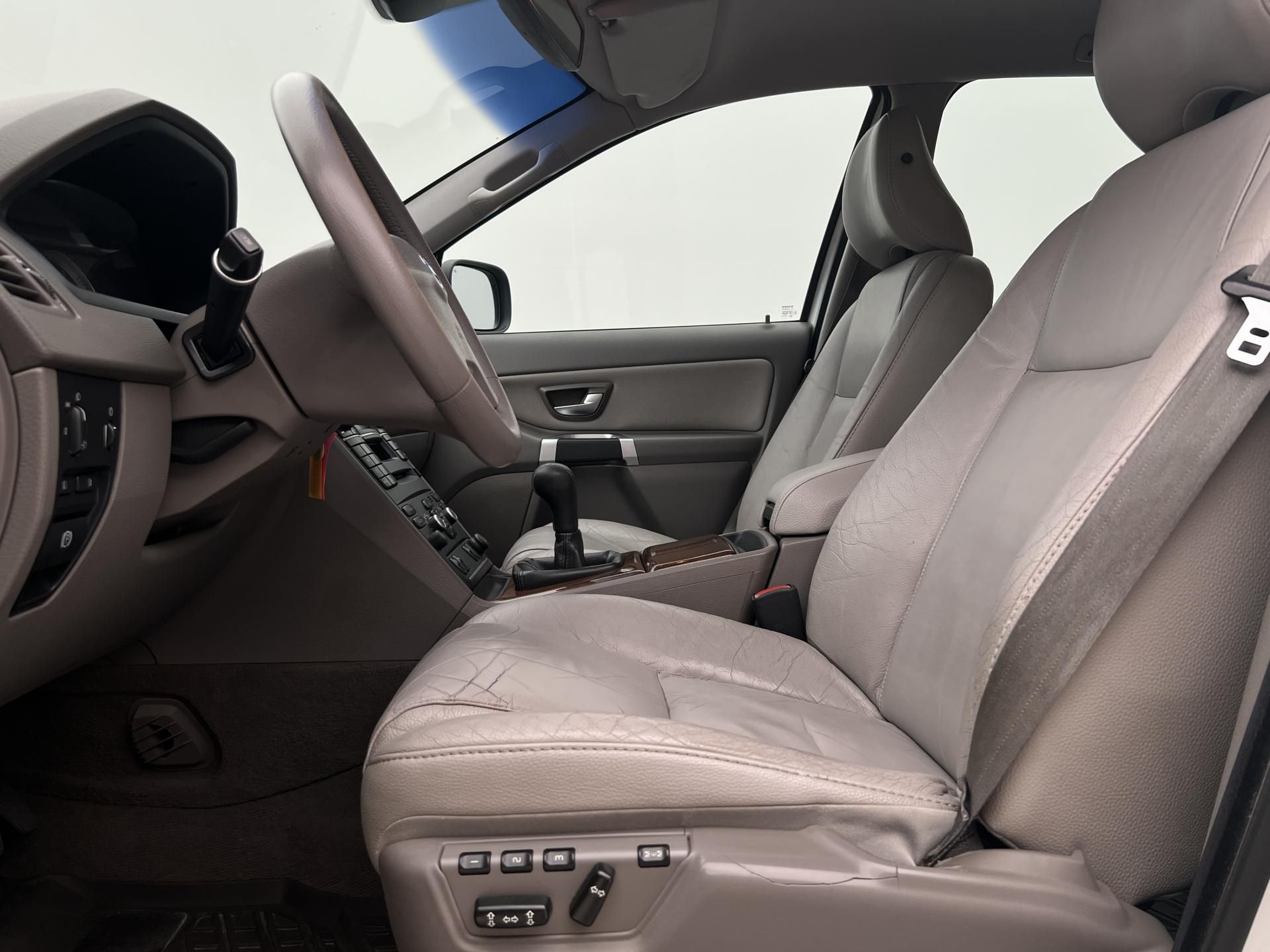 Volvo XC90, D5 AWD SUMMUM - fotka 3