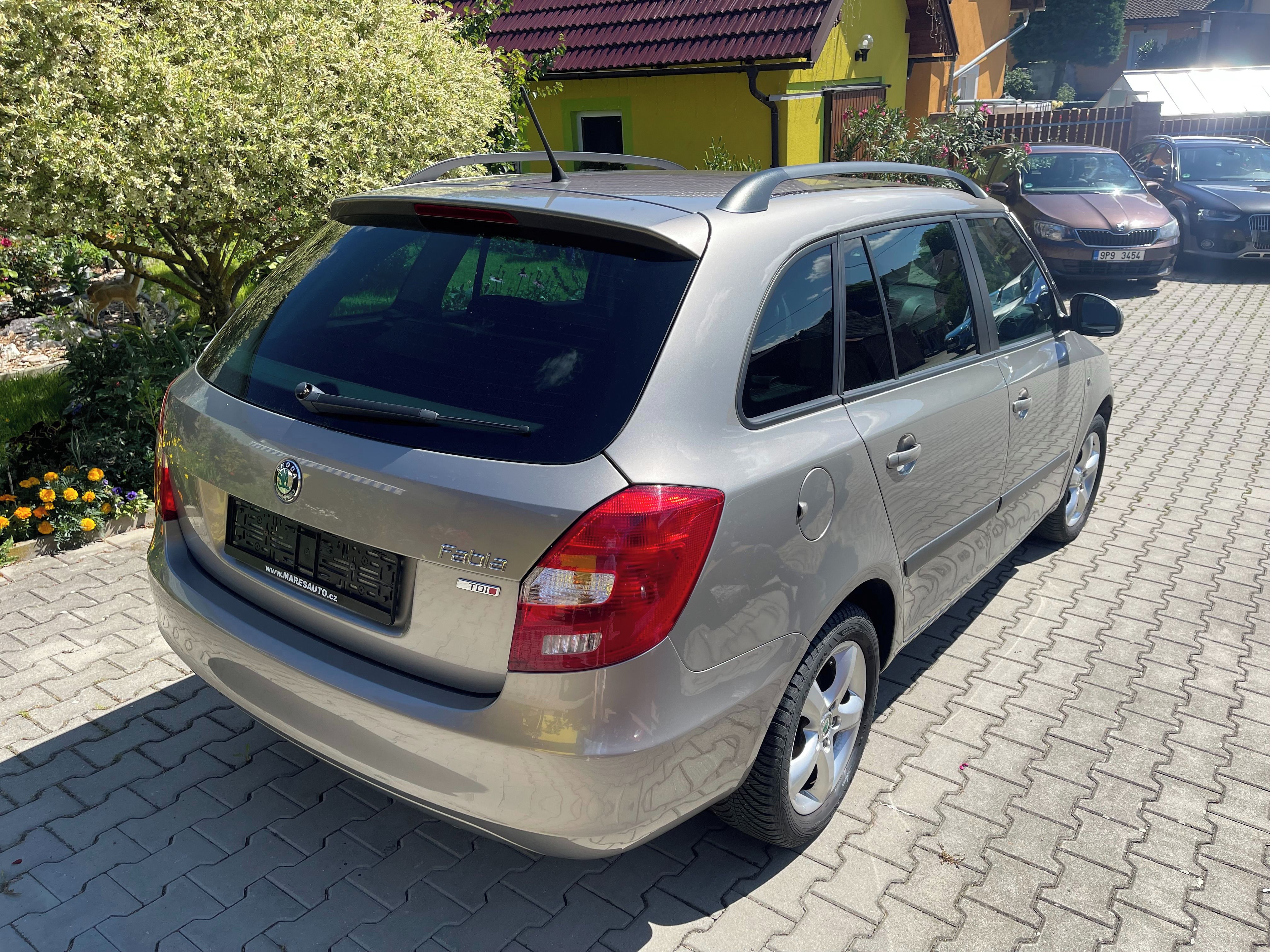 Škoda Fabia, COMBI 1.6 Tdi 66 kw výhřev sed - fotka 6
