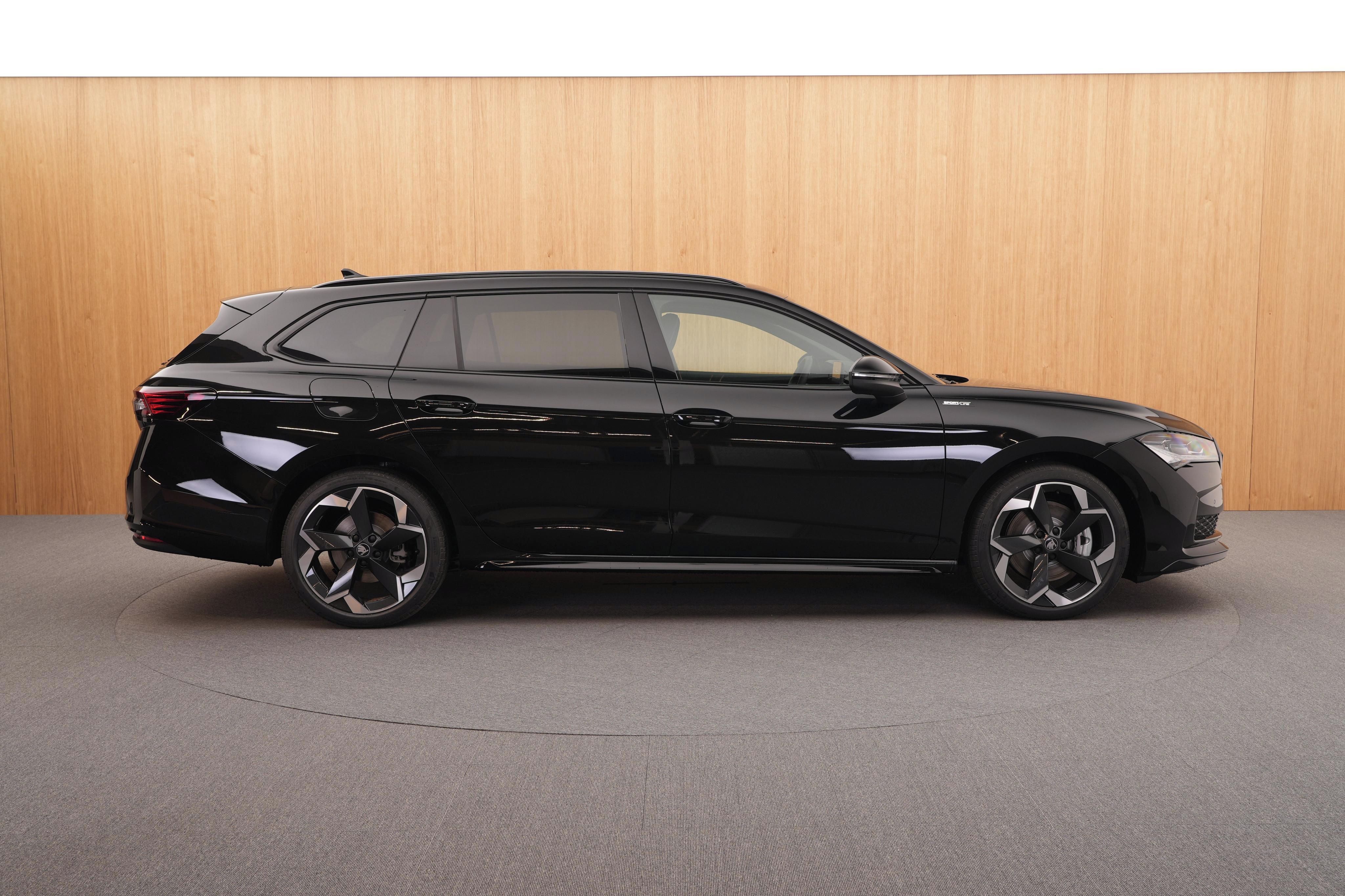 Škoda Superb, Sportline 2.0 TDI 4x4 DSG - fotka 5
