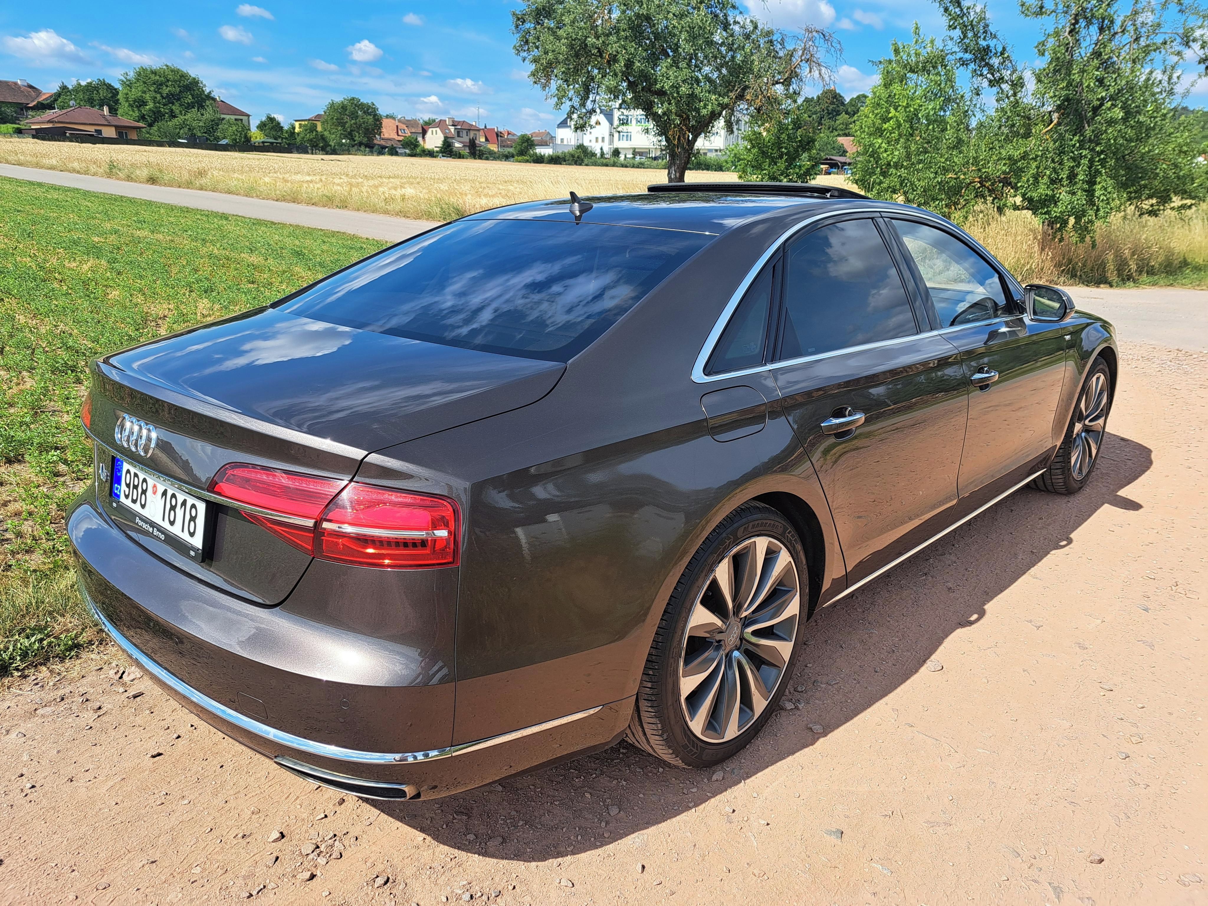 Audi A8, 4.2TDI,ČR,2XALU,TOP STAV! - fotka 5