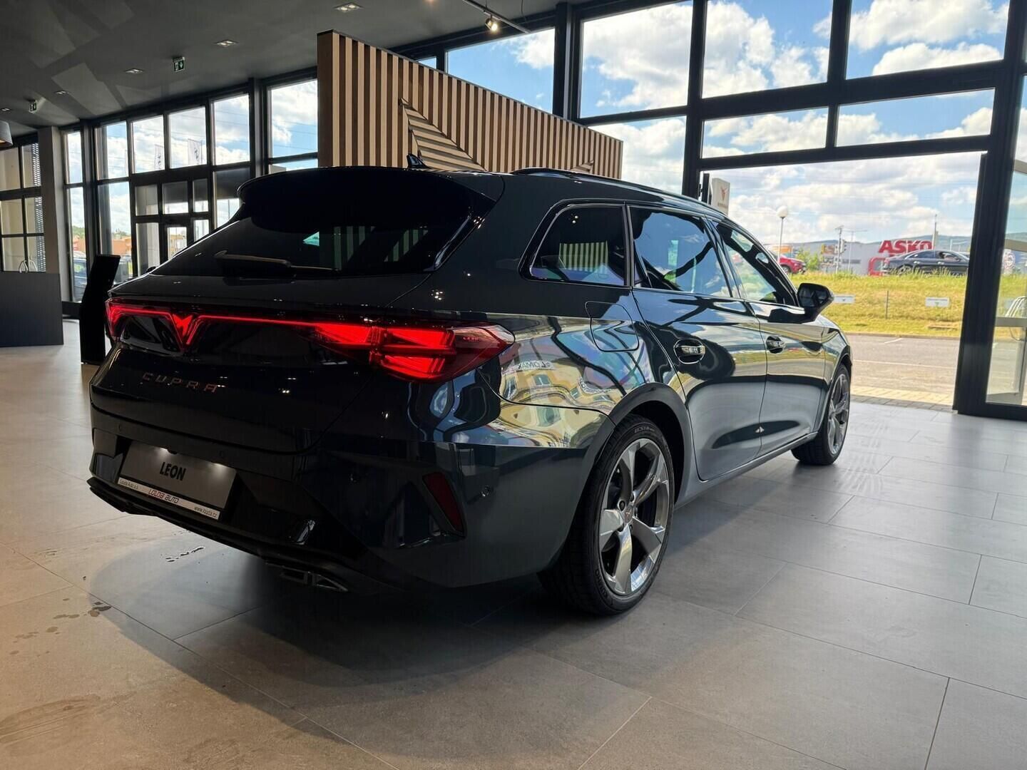Cupra Leon, SP 1.5 eTSI 110 kW - fotka 5