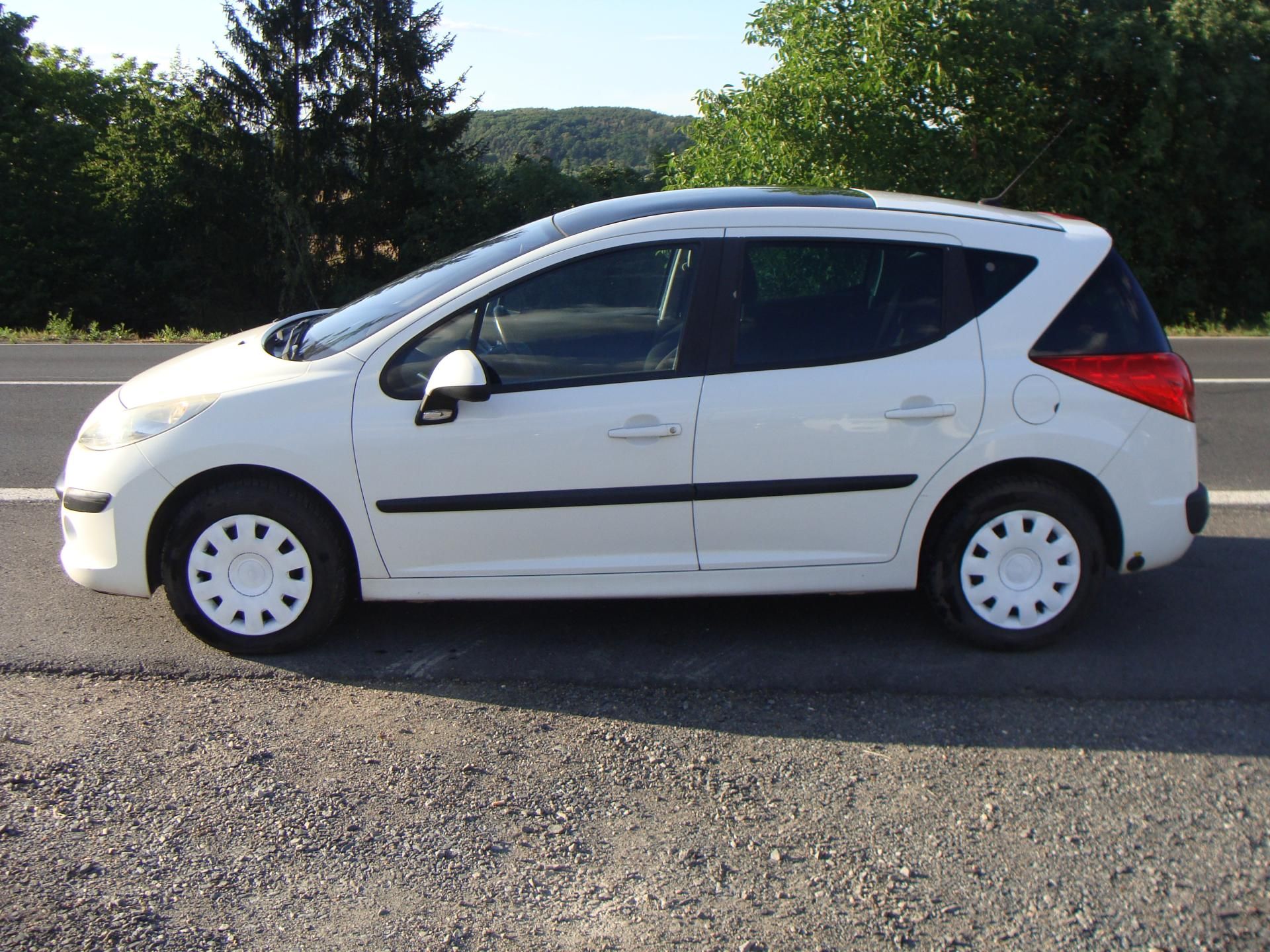Peugeot 207, 1.6i, 88 kW, SW,automat,klima - fotka 2