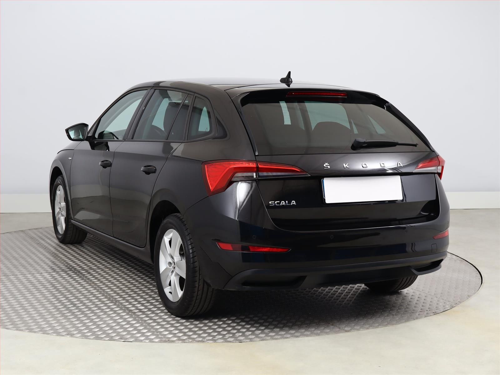 Škoda Scala, 1.0 TSI, Ambition, ČR,1.maj - fotka 4