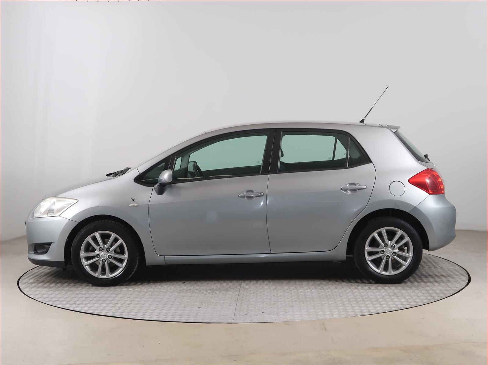 Toyota Auris, 1.6 Dual VVT-i, Serv.kniha - fotka 3