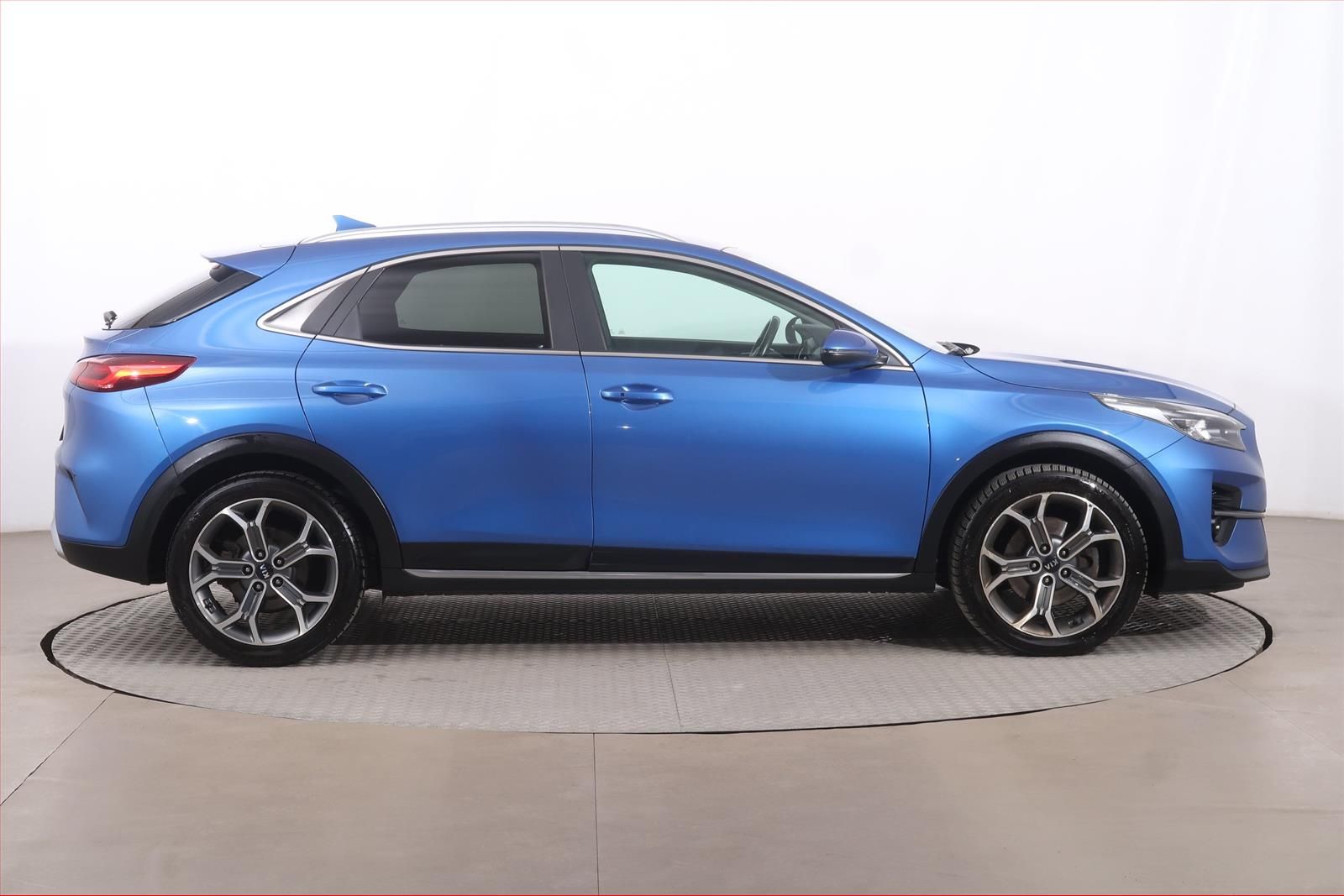 Kia XCee´d, 1.6 CRDi, Automat, Serv.kniha - fotka 6