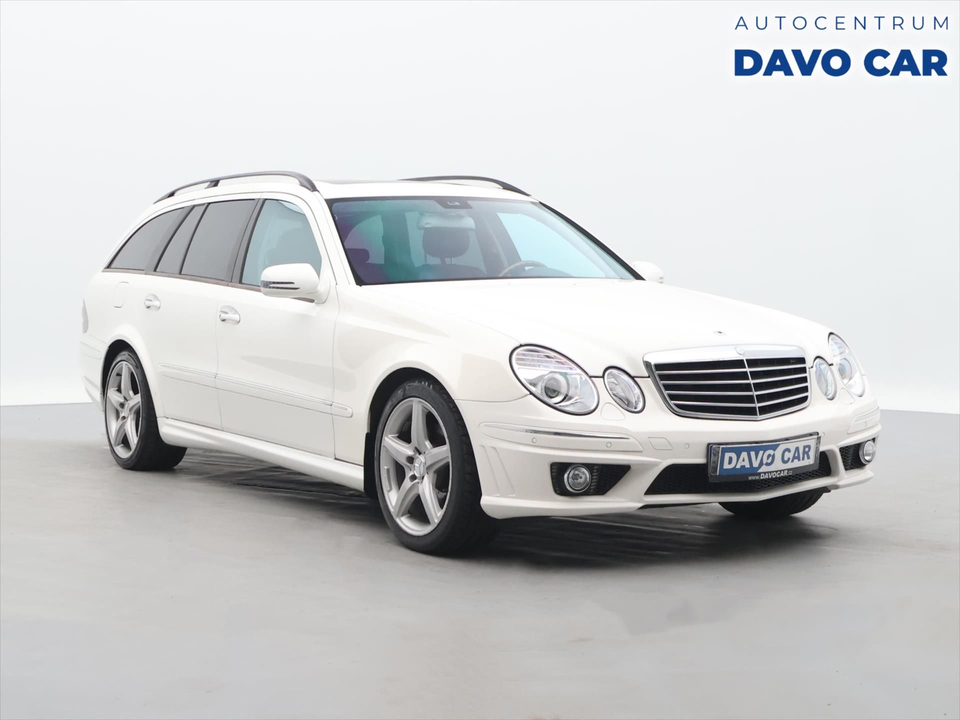 Mercedes-Benz Třídy E, 3,2 E320 165kW AMG Paket