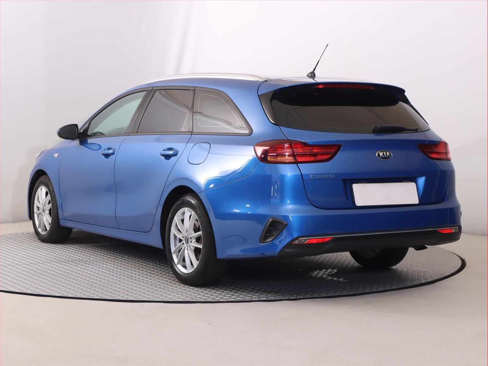 Kia Cee´d, 1.6 CRDi, Serv.kniha - fotka 4