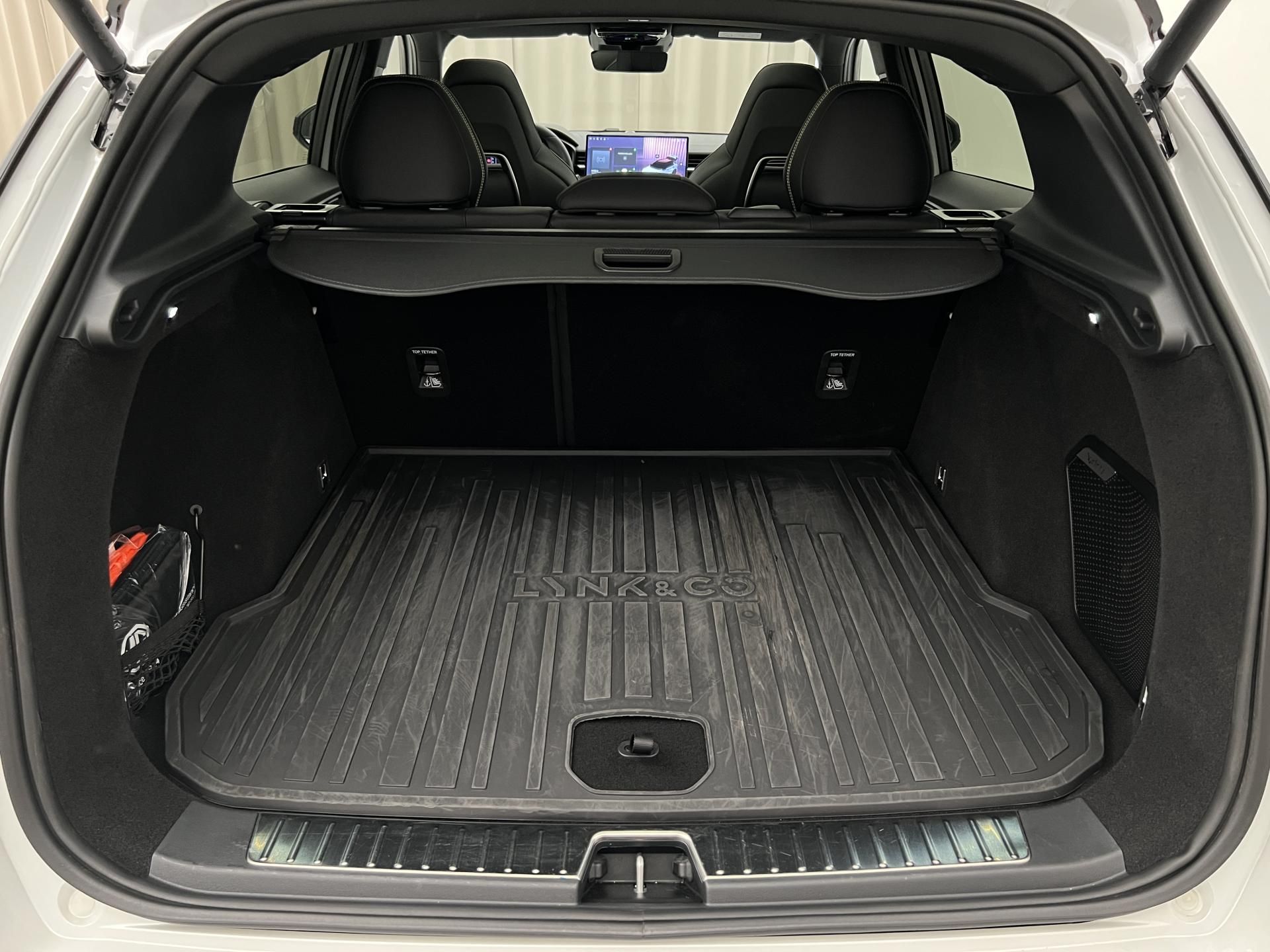 Lynk & Co 01, MORE PHEV AUT CZ - fotka 5
