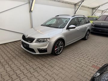 RS 2.0TDi,135kW,DSG,Xenon,Weba