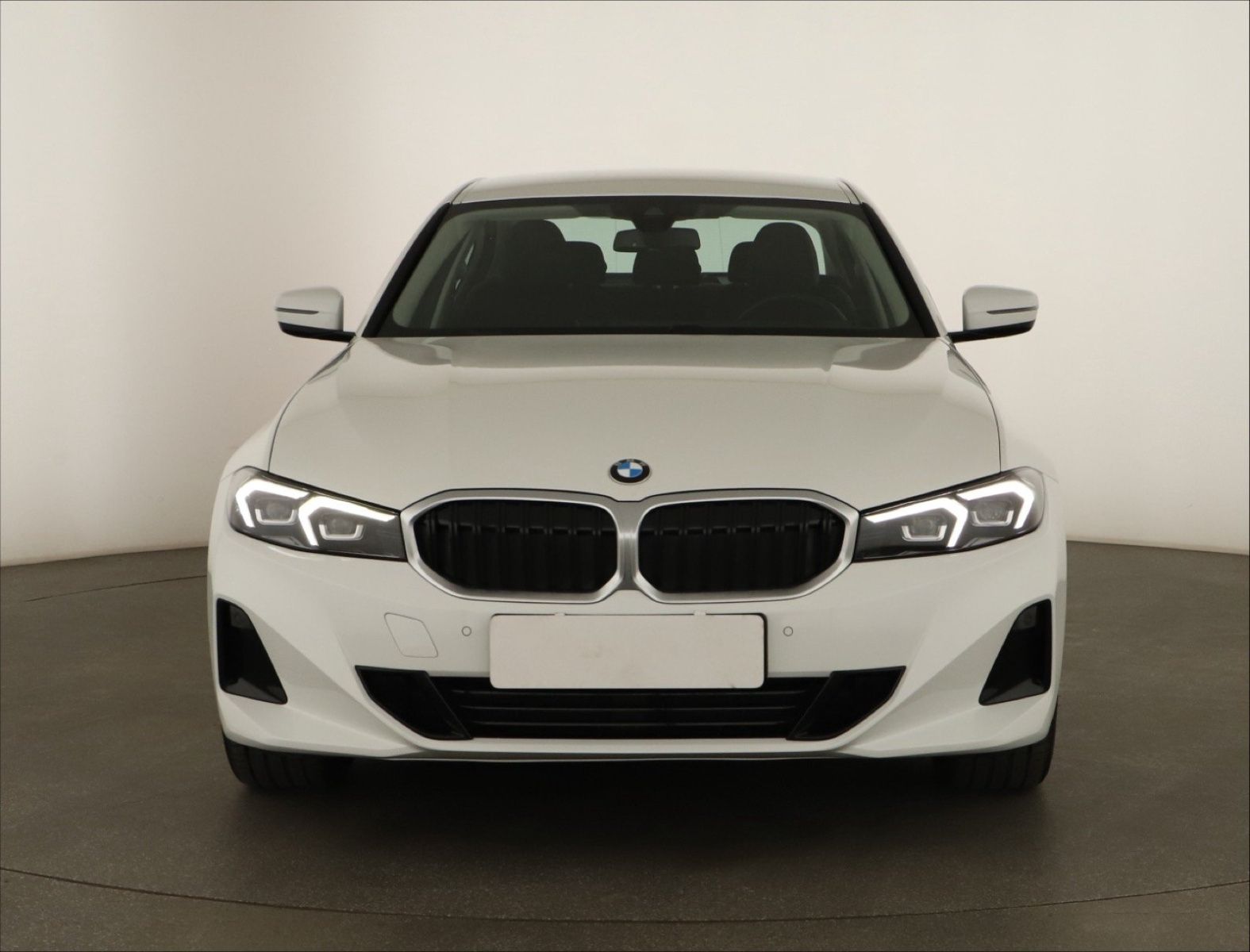 BMW Řada 3, 318 i, Automat, ČR,1.maj - fotka 2