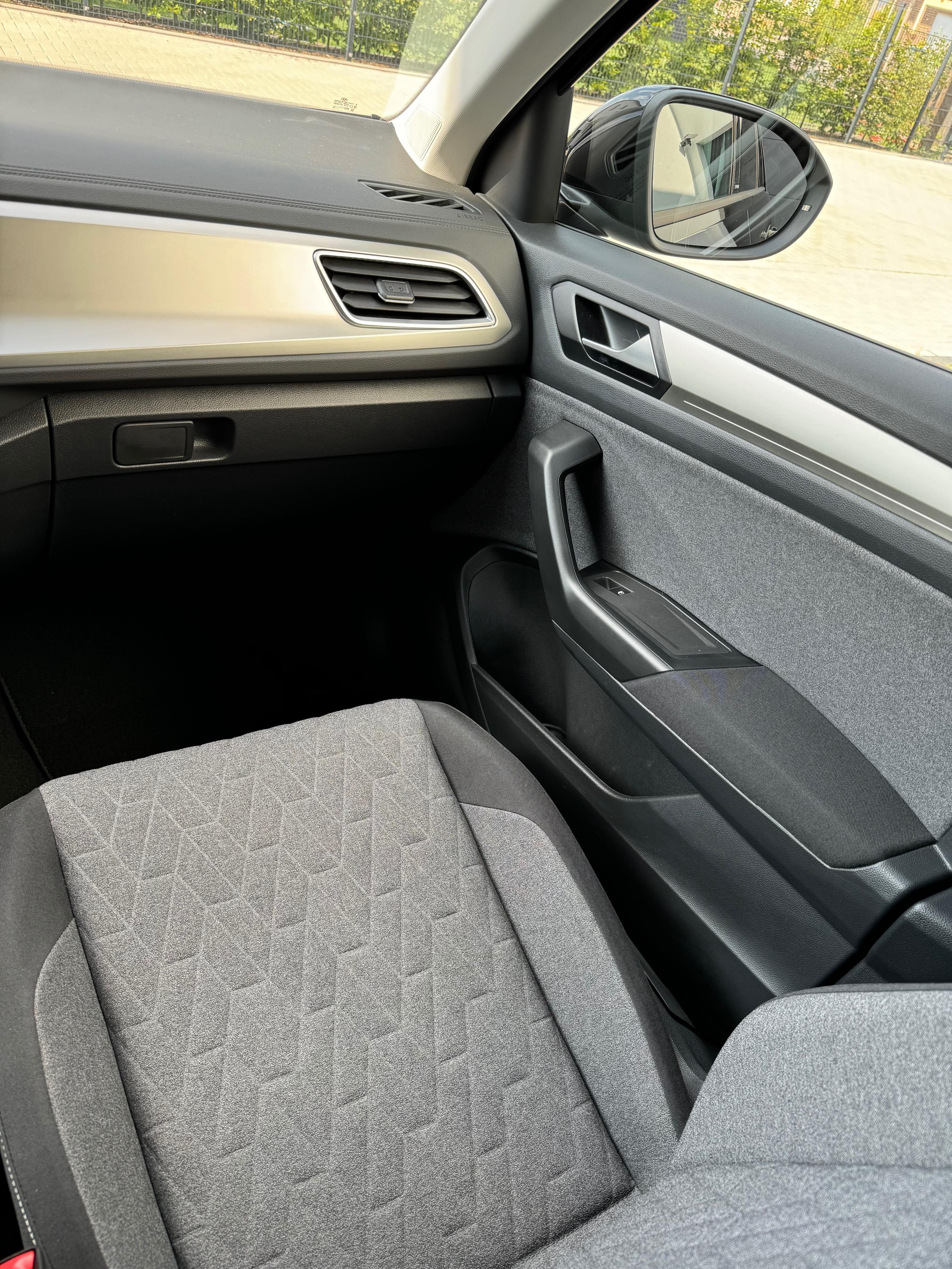 Volkswagen T-Roc, 1.0 TSI Life, tažné - fotka 6