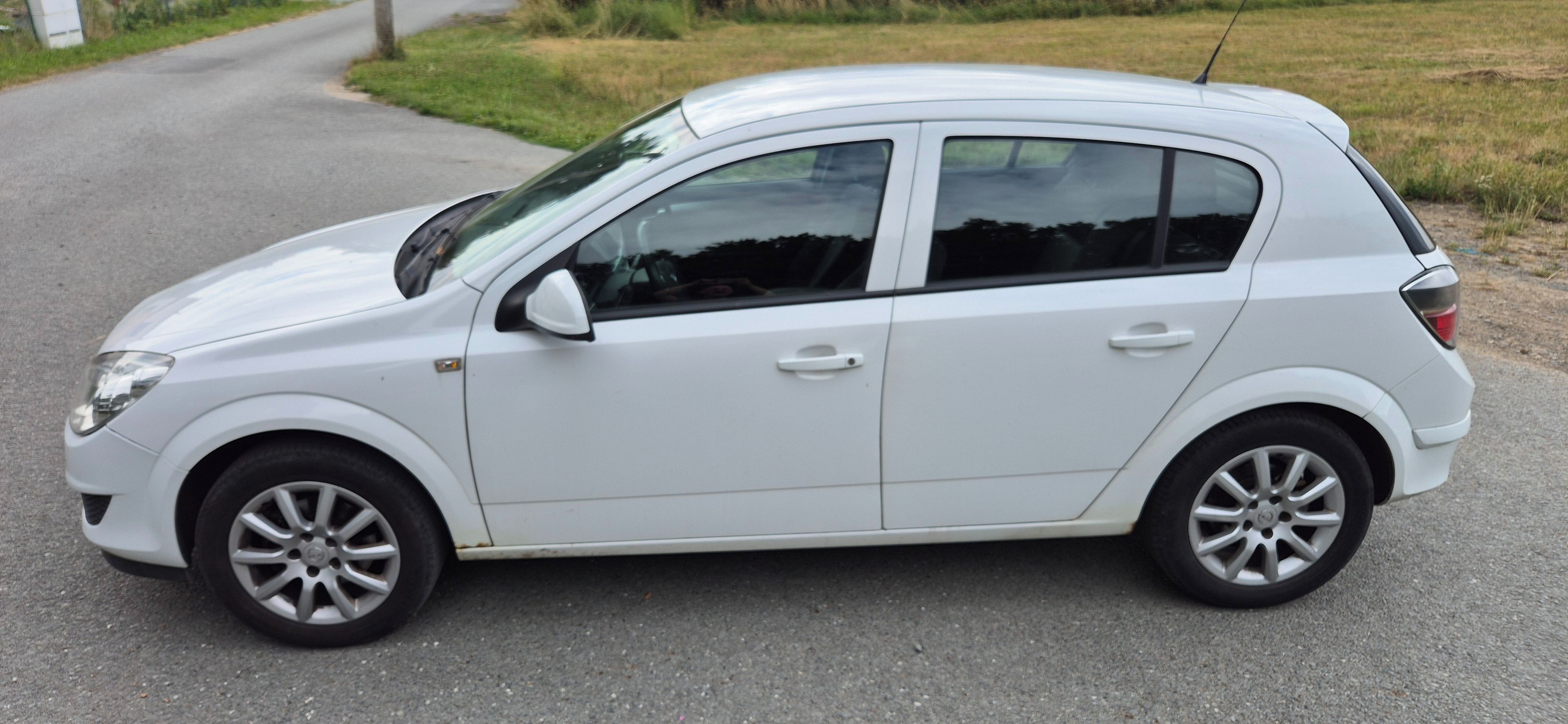 Opel Astra, 1.4 66kW - fotka 4