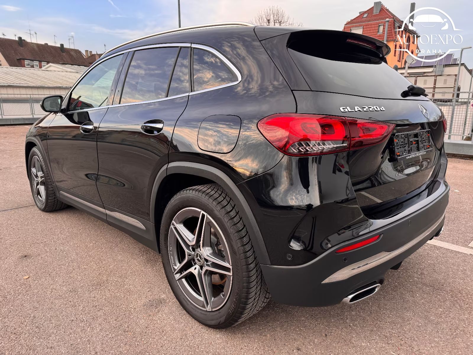 Mercedes-Benz GLA, 220d 4Matic AMG LINE*PANORAMA - fotka 6