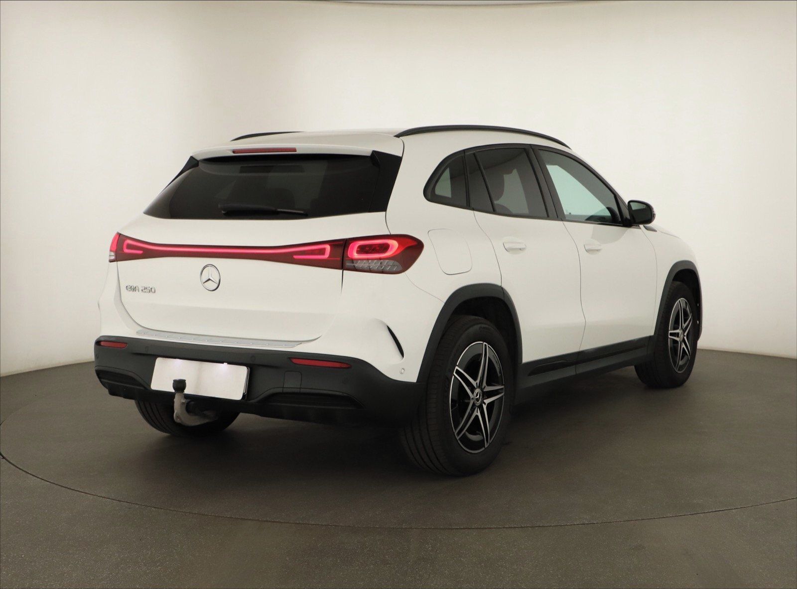 Mercedes-Benz EQA, EQA 250, SoH 98%, Automat - fotka 5