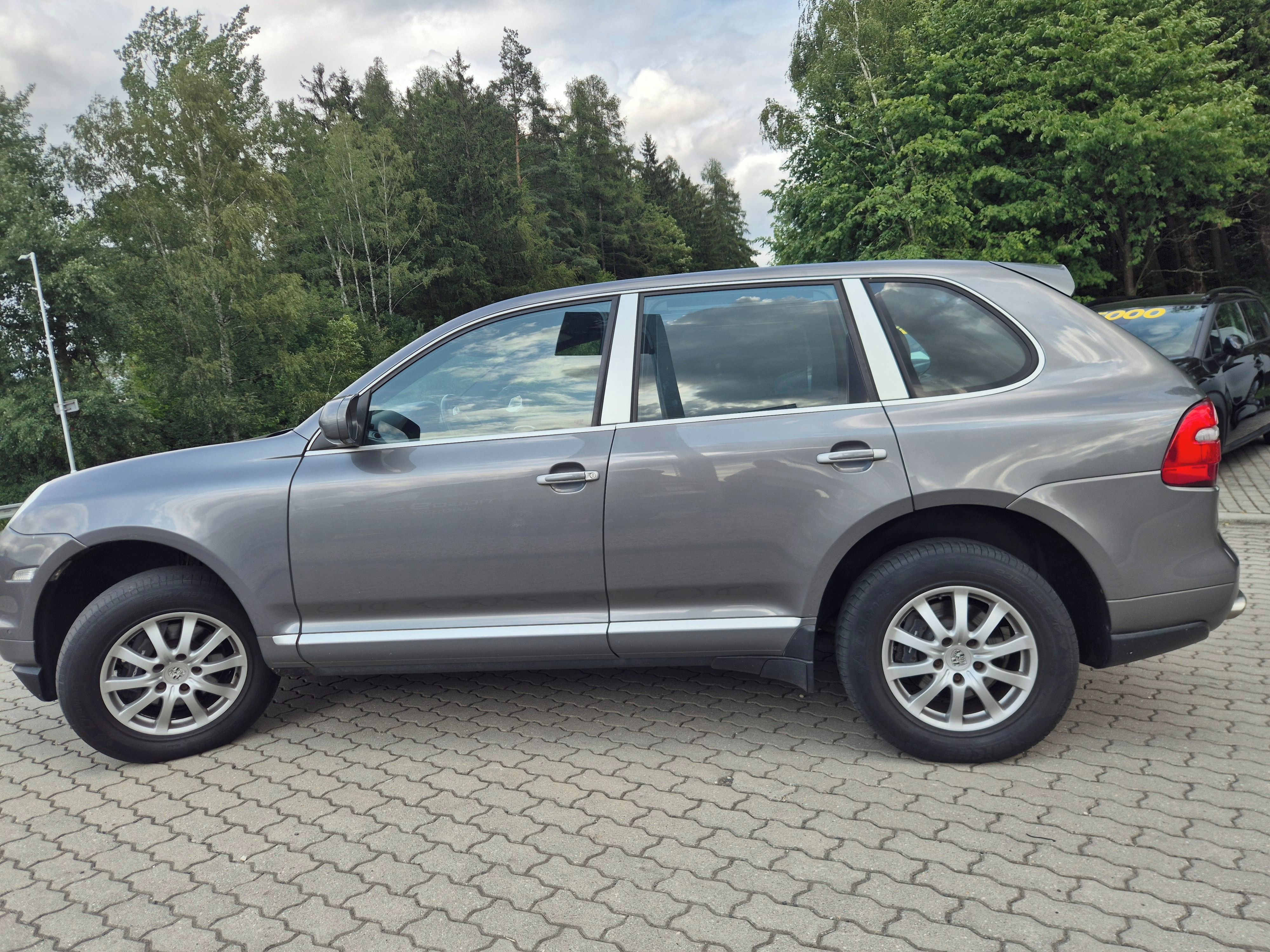 Porsche Cayenne, 1 maj.plný servis nová STK - fotka 4