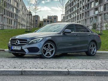 220 d 4MATIC AMG Line, 1. maji